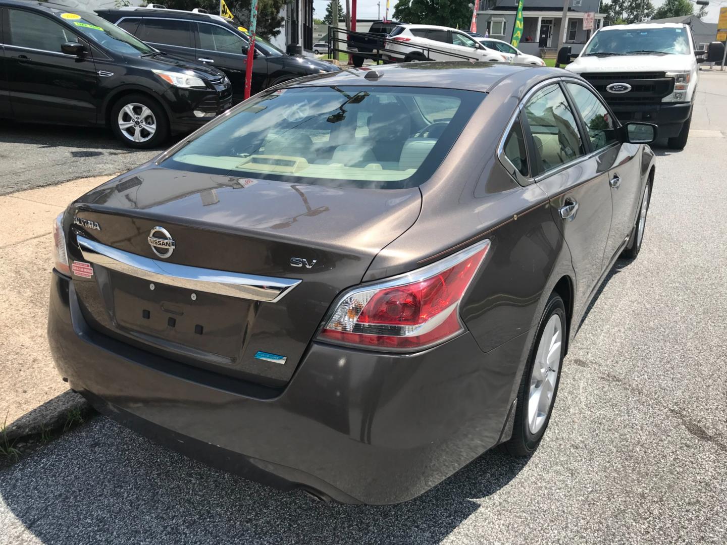 2014 Brown /Beige Nissan Altima 2.5 (1N4AL3AP3EC) with an 2.5 V4 engine, Automatic transmission, located at 577 Chester Pike, Prospect Park, PA, 19076, (610) 237-1015, 39.886154, -75.302338 - 2014 Nissan Altima: New PA inspection, great on gas, SUPER CLEAN, runs LIKE NEW! This vehicle comes inspected and has been given a bumper to bumper safety check. It is very clean, reliable, and well maintained. We offer a unique pay plan that is known for being the easiest and fastest financing o - Photo#6