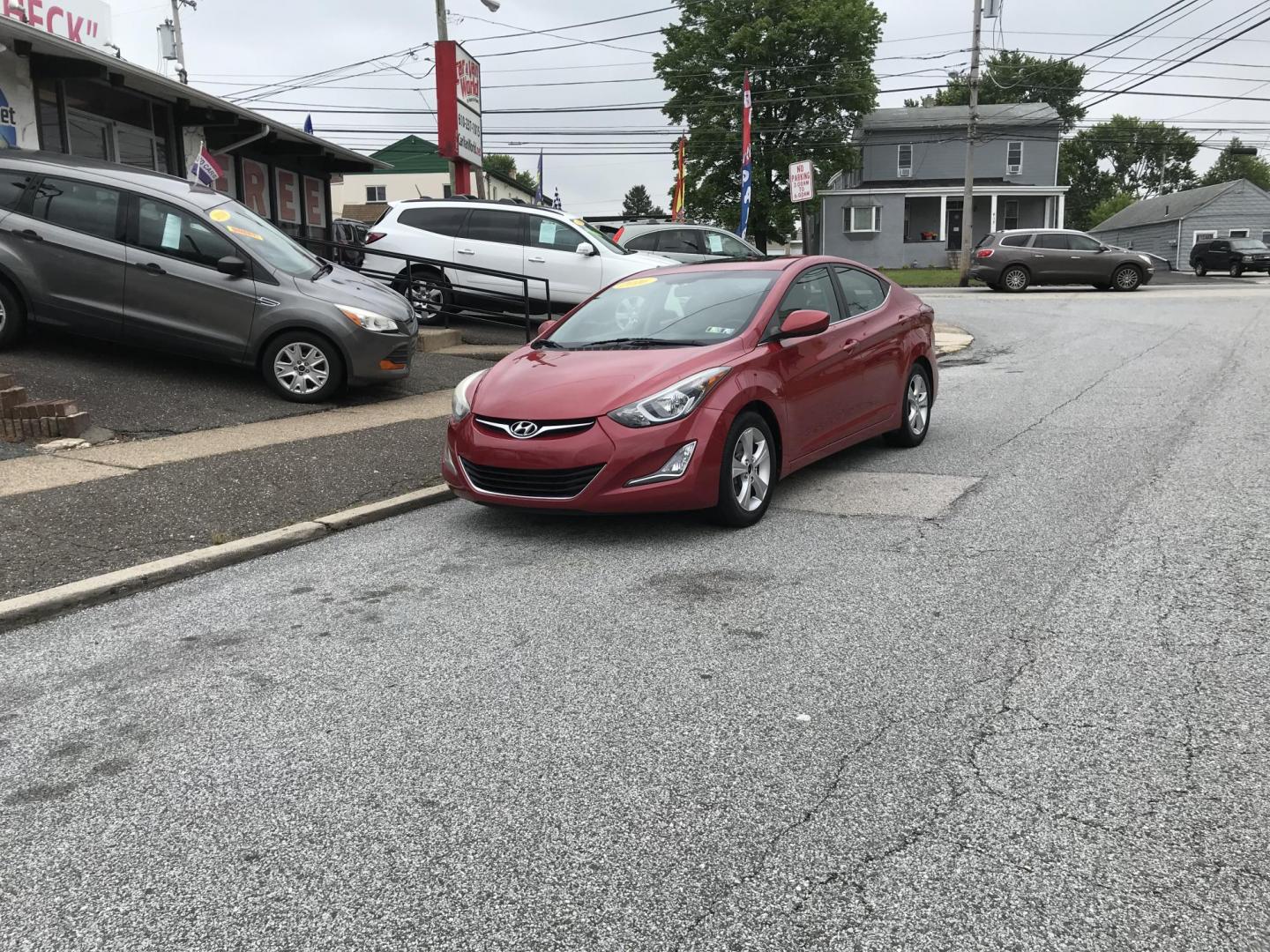 2016 Maroon /Gray Hyundai Elantra SE (KMHDH4AE5GU) with an 1.8 V4 engine, Automatic transmission, located at 577 Chester Pike, Prospect Park, PA, 19076, (610) 237-1015, 39.886154, -75.302338 - Photo#1