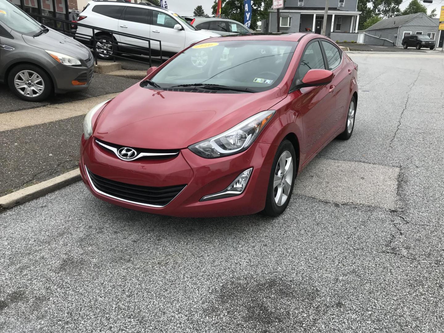 2016 Maroon /Gray Hyundai Elantra SE (KMHDH4AE5GU) with an 1.8 V4 engine, Automatic transmission, located at 577 Chester Pike, Prospect Park, PA, 19076, (610) 237-1015, 39.886154, -75.302338 - Photo#2