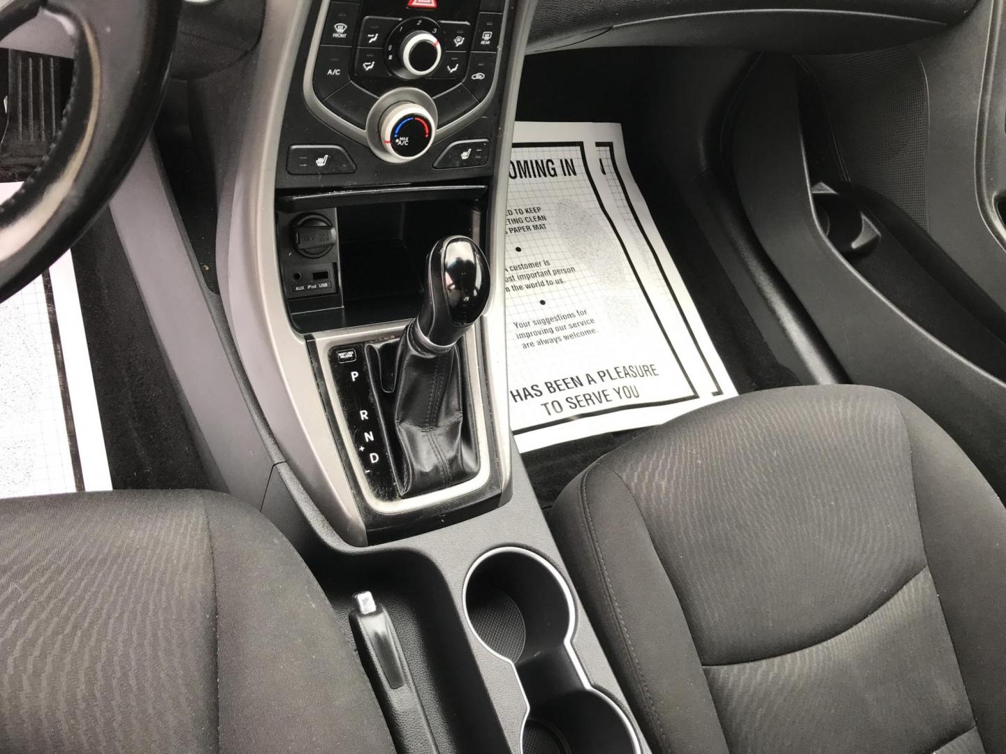 2016 Maroon /Gray Hyundai Elantra SE (KMHDH4AE5GU) with an 1.8 V4 engine, Automatic transmission, located at 577 Chester Pike, Prospect Park, PA, 19076, (610) 237-1015, 39.886154, -75.302338 - Photo#13