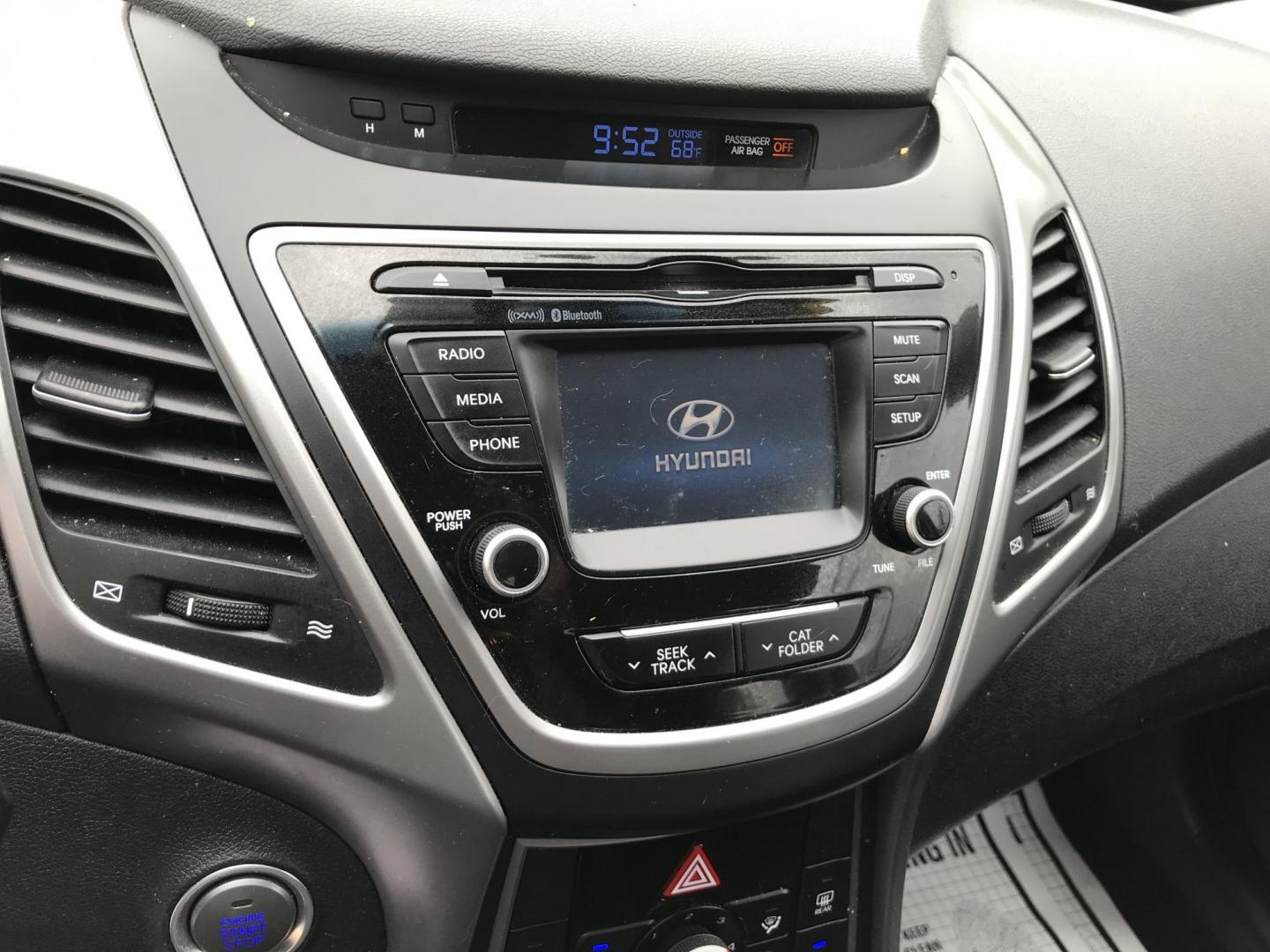 2016 Maroon /Gray Hyundai Elantra SE (KMHDH4AE5GU) with an 1.8 V4 engine, Automatic transmission, located at 577 Chester Pike, Prospect Park, PA, 19076, (610) 237-1015, 39.886154, -75.302338 - Photo#15