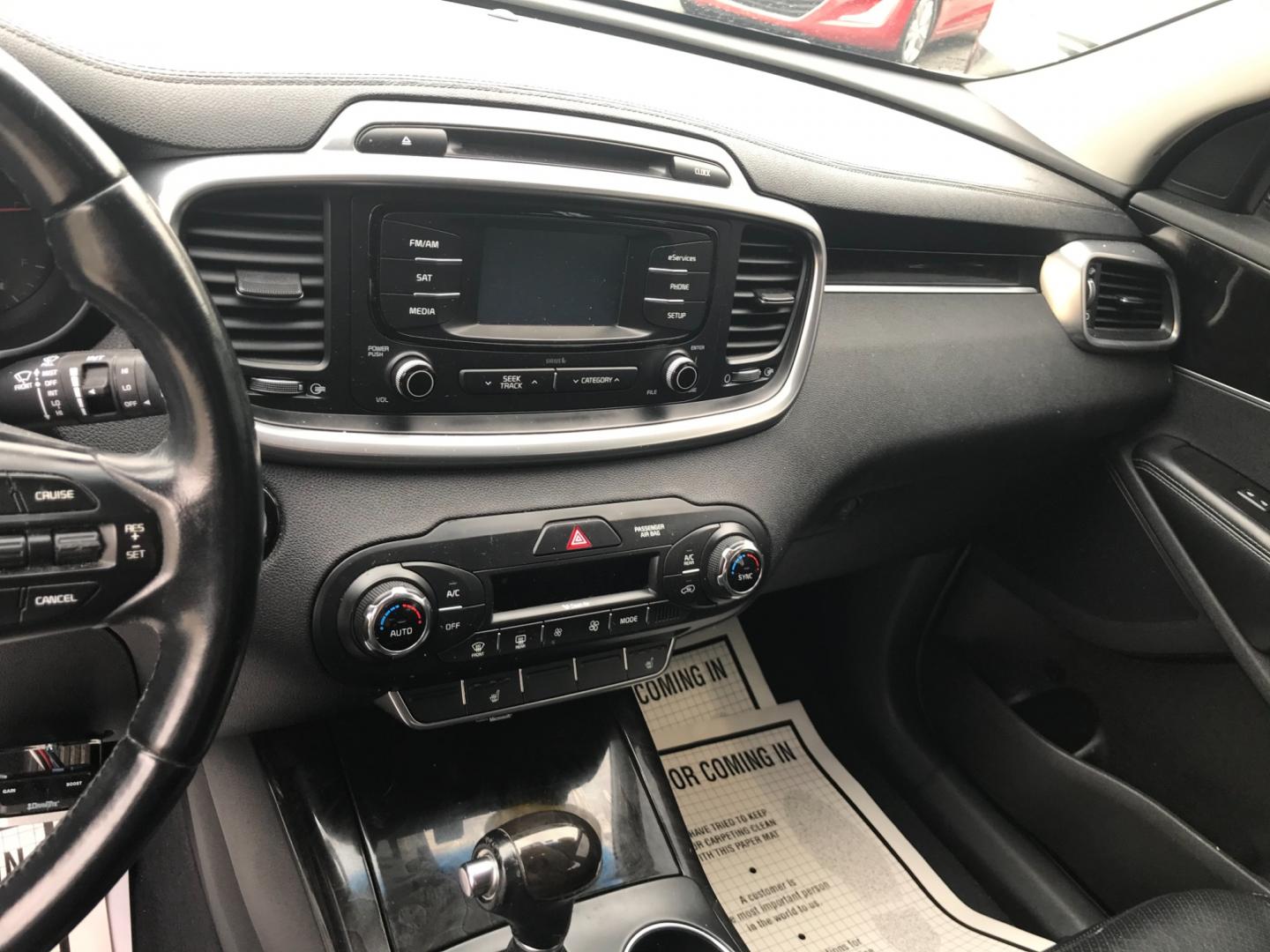 2016 White /Black Kia Sorento EX (5XYPHDA58GG) with an 3.3 V6 engine, Automatic transmission, located at 577 Chester Pike, Prospect Park, PA, 19076, (610) 237-1015, 39.886154, -75.302338 - 2016 Kia Sorento EX: Only 119k miles, 3rd row seating, AWD, backup camera, tow hitch, SUPER CLEAN, runs LIKE NEW! This vehicle comes inspected and has been given a bumper to bumper safety check. It is very clean, reliable, and well maintained. We offer a unique pay plan that is known for being th - Photo#14