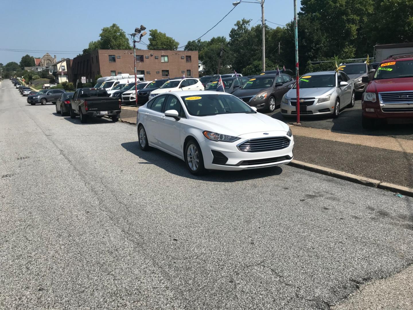 2020 White /Beige Ford Fusion SE (3FA6P0HD6LR) , Automatic transmission, located at 577 Chester Pike, Prospect Park, PA, 19076, (610) 237-1015, 39.886154, -75.302338 - 2020 Ford Fusion SE: Backup camera, new PA inspection, SUPER CLEAN, runs LIKE NEW! This vehicle comes inspected and has been given a bumper to bumper safety check. It is very clean, reliable, and well maintained. We offer a unique pay plan that is known for being the easiest and fastest financing - Photo#1