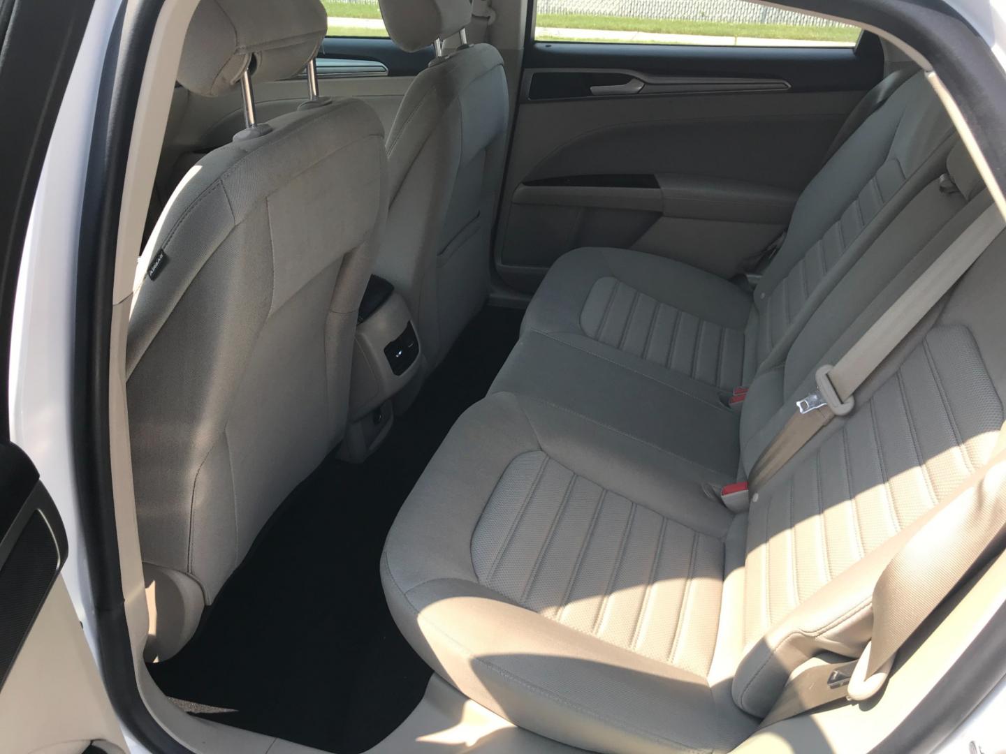 2020 White /Beige Ford Fusion SE (3FA6P0HD6LR) , Automatic transmission, located at 577 Chester Pike, Prospect Park, PA, 19076, (610) 237-1015, 39.886154, -75.302338 - 2020 Ford Fusion SE: Backup camera, new PA inspection, SUPER CLEAN, runs LIKE NEW! This vehicle comes inspected and has been given a bumper to bumper safety check. It is very clean, reliable, and well maintained. We offer a unique pay plan that is known for being the easiest and fastest financing - Photo#17