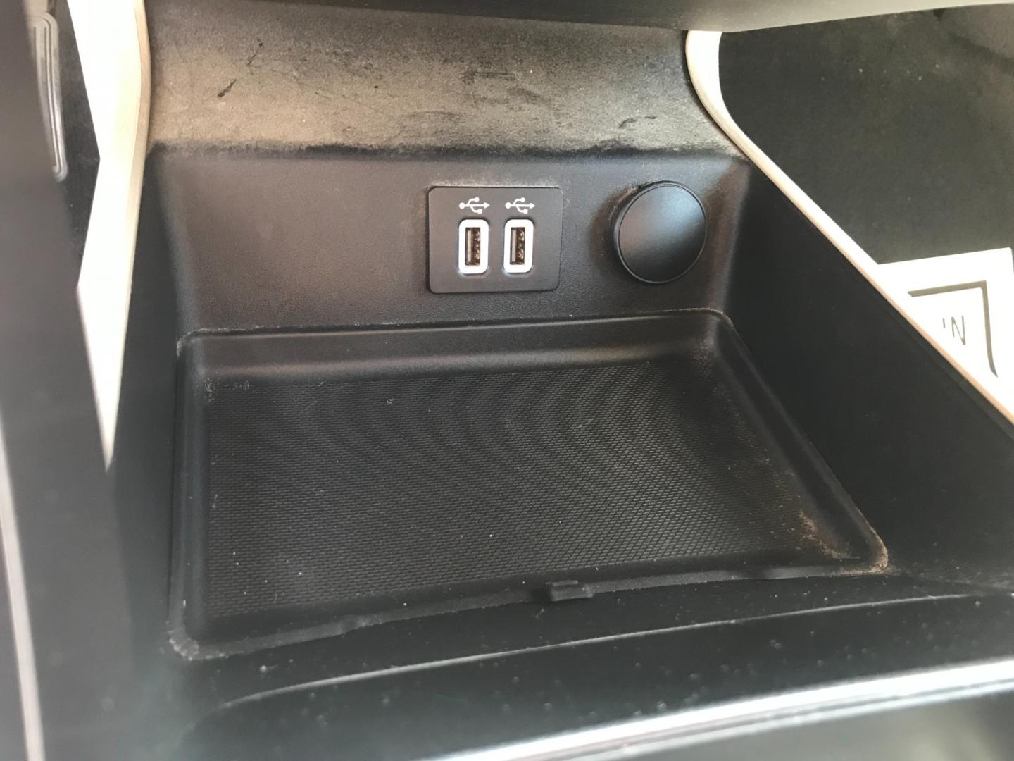 2020 White /Beige Ford Fusion SE (3FA6P0HD6LR) , Automatic transmission, located at 577 Chester Pike, Prospect Park, PA, 19076, (610) 237-1015, 39.886154, -75.302338 - 2020 Ford Fusion SE: Backup camera, new PA inspection, SUPER CLEAN, runs LIKE NEW! This vehicle comes inspected and has been given a bumper to bumper safety check. It is very clean, reliable, and well maintained. We offer a unique pay plan that is known for being the easiest and fastest financing - Photo#12