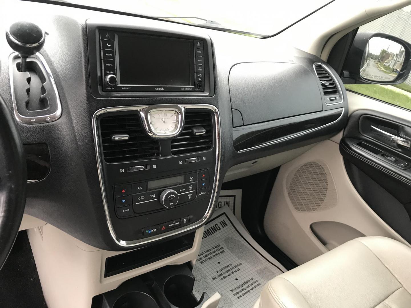 2013 /Gray Chrysler Town & Country Touring (2C4RC1BGXDR) with an 3.6L V6 DOHC 24V engine, 6-Speed Automatic transmission, located at 577 Chester Pike, Prospect Park, PA, 19076, (610) 237-1015, 39.886154, -75.302338 - 2013 Chrysler Town & Country Touring: Only 122k miles, DVD player, stow and go seating, backup camera, new PA inspection, runs LIKE NEW! This vehicle comes inspected and has been given a bumper to bumper safety check. It is very clean, reliable, and well maintained. We offer a unique pay plan tha - Photo#13