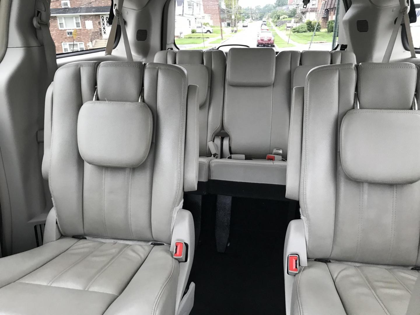 2013 /Gray Chrysler Town & Country Touring (2C4RC1BGXDR) with an 3.6L V6 DOHC 24V engine, 6-Speed Automatic transmission, located at 577 Chester Pike, Prospect Park, PA, 19076, (610) 237-1015, 39.886154, -75.302338 - 2013 Chrysler Town & Country Touring: Only 122k miles, DVD player, stow and go seating, backup camera, new PA inspection, runs LIKE NEW! This vehicle comes inspected and has been given a bumper to bumper safety check. It is very clean, reliable, and well maintained. We offer a unique pay plan tha - Photo#17