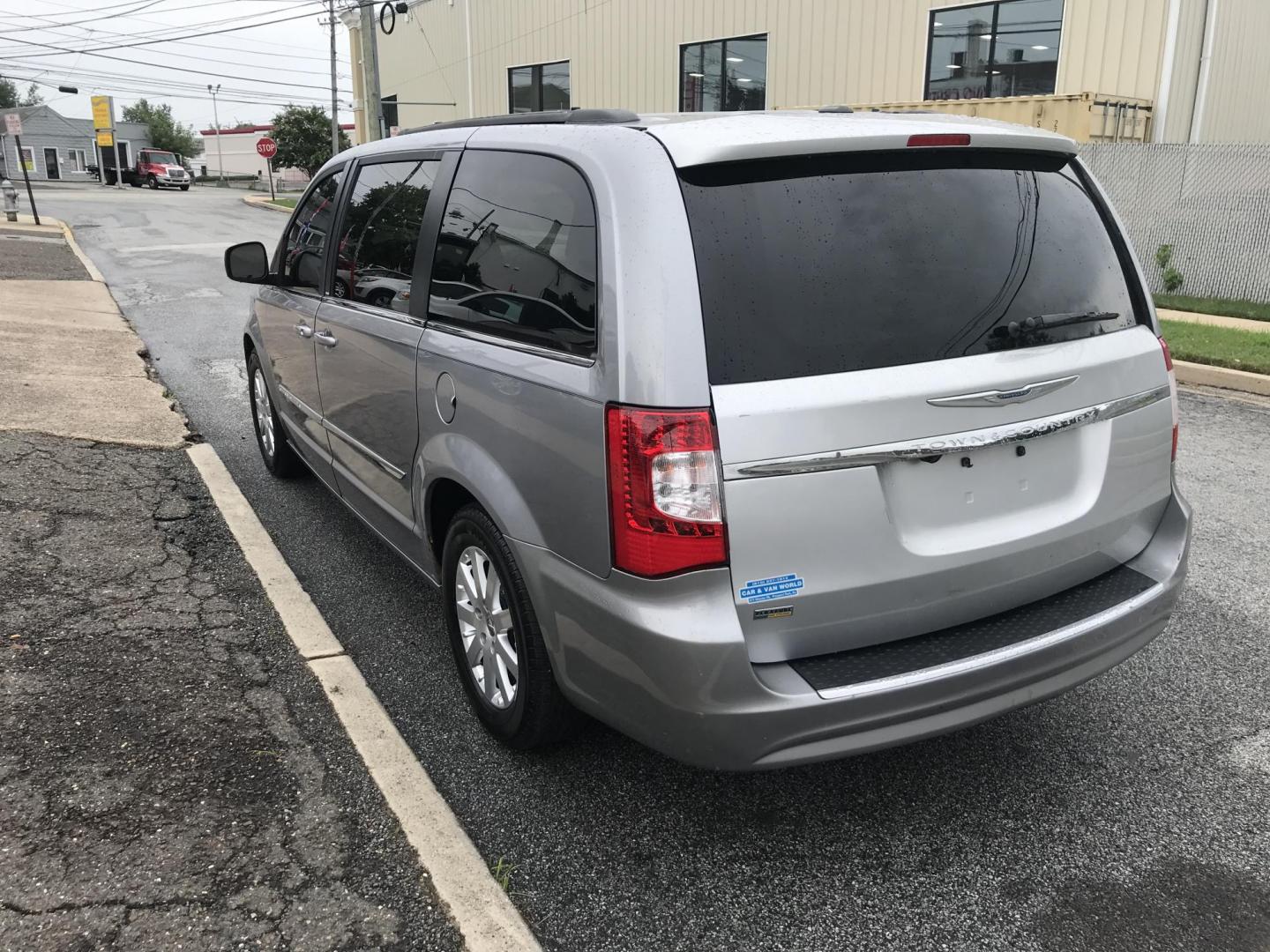2013 /Gray Chrysler Town & Country Touring (2C4RC1BGXDR) with an 3.6L V6 DOHC 24V engine, 6-Speed Automatic transmission, located at 577 Chester Pike, Prospect Park, PA, 19076, (610) 237-1015, 39.886154, -75.302338 - 2013 Chrysler Town & Country Touring: Only 122k miles, DVD player, stow and go seating, backup camera, new PA inspection, runs LIKE NEW! This vehicle comes inspected and has been given a bumper to bumper safety check. It is very clean, reliable, and well maintained. We offer a unique pay plan tha - Photo#5
