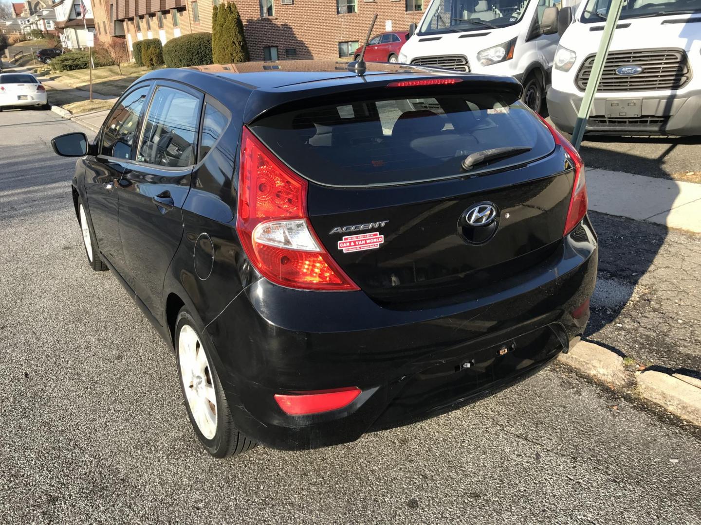 2012 Black /Gray Hyundai Accent GS 5-Door (KMHCU5AE5CU) with an 1.6L L4 DOHC 16V engine, Automatic transmission, located at 577 Chester Pike, Prospect Park, PA, 19076, (610) 237-1015, 39.886154, -75.302338 - 2012 Hyundai Accent Hatchback: Great on gas, aux port, new PA inspection, RUNS LIKE NEW! - Photo#3