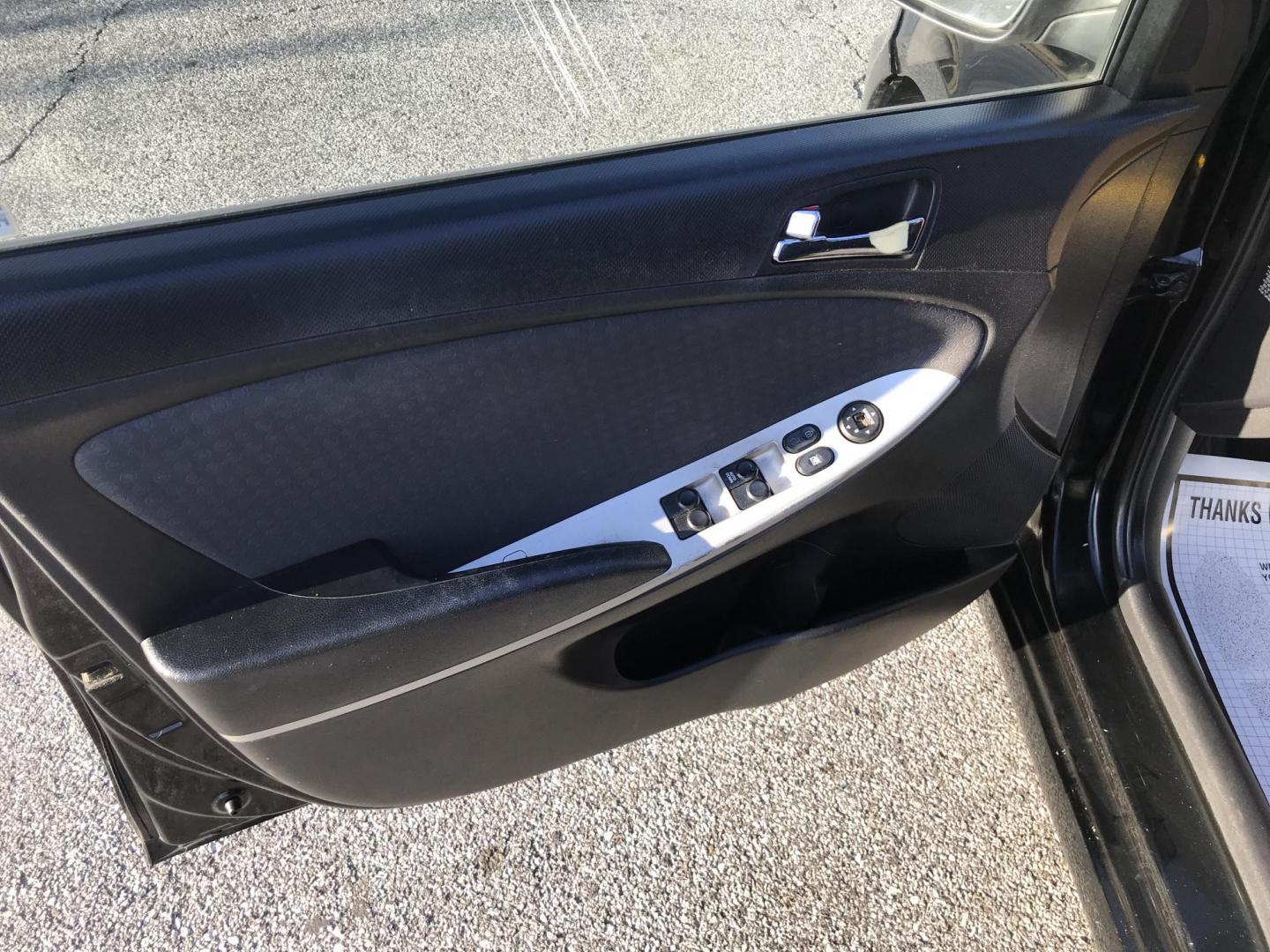 2012 Black /Gray Hyundai Accent GS 5-Door (KMHCU5AE5CU) with an 1.6L L4 DOHC 16V engine, Automatic transmission, located at 577 Chester Pike, Prospect Park, PA, 19076, (610) 237-1015, 39.886154, -75.302338 - 2012 Hyundai Accent Hatchback: Great on gas, aux port, new PA inspection, RUNS LIKE NEW! - Photo#6