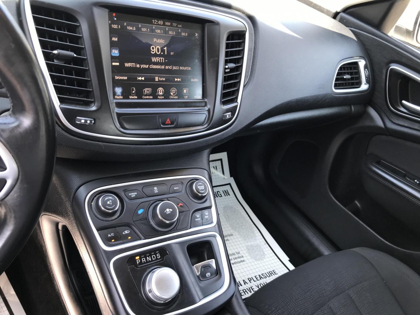 2016 White /Gray Chrysler 200 Limited (1C3CCCAG1GN) with an 3.6L V6 DOHC 24V FFV engine, 9A transmission, located at 577 Chester Pike, Prospect Park, PA, 19076, (610) 237-1015, 39.886154, -75.302338 - Photo#11