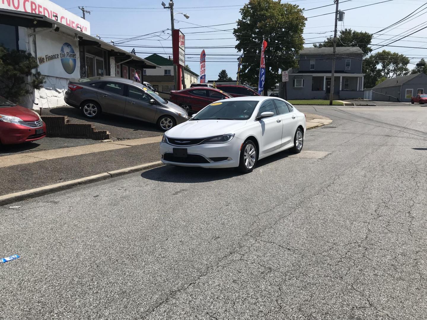 2016 White /Gray Chrysler 200 Limited (1C3CCCAG1GN) with an 3.6L V6 DOHC 24V FFV engine, 9A transmission, located at 577 Chester Pike, Prospect Park, PA, 19076, (610) 237-1015, 39.886154, -75.302338 - Photo#2