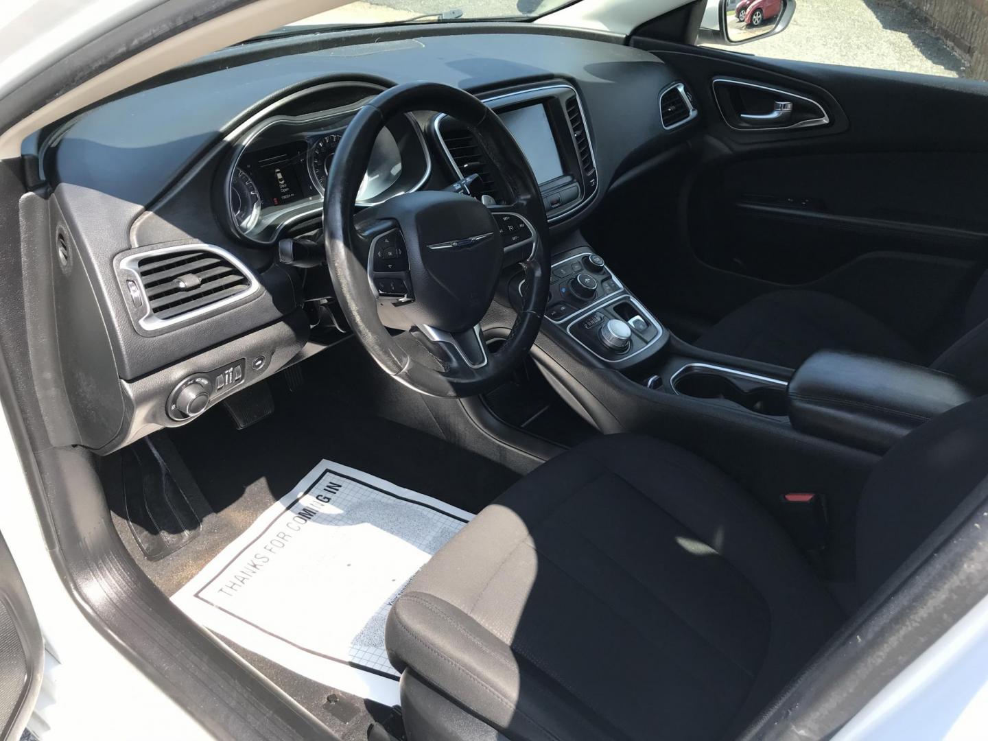 2016 White /Gray Chrysler 200 Limited (1C3CCCAG1GN) with an 3.6L V6 DOHC 24V FFV engine, 9A transmission, located at 577 Chester Pike, Prospect Park, PA, 19076, (610) 237-1015, 39.886154, -75.302338 - Photo#7