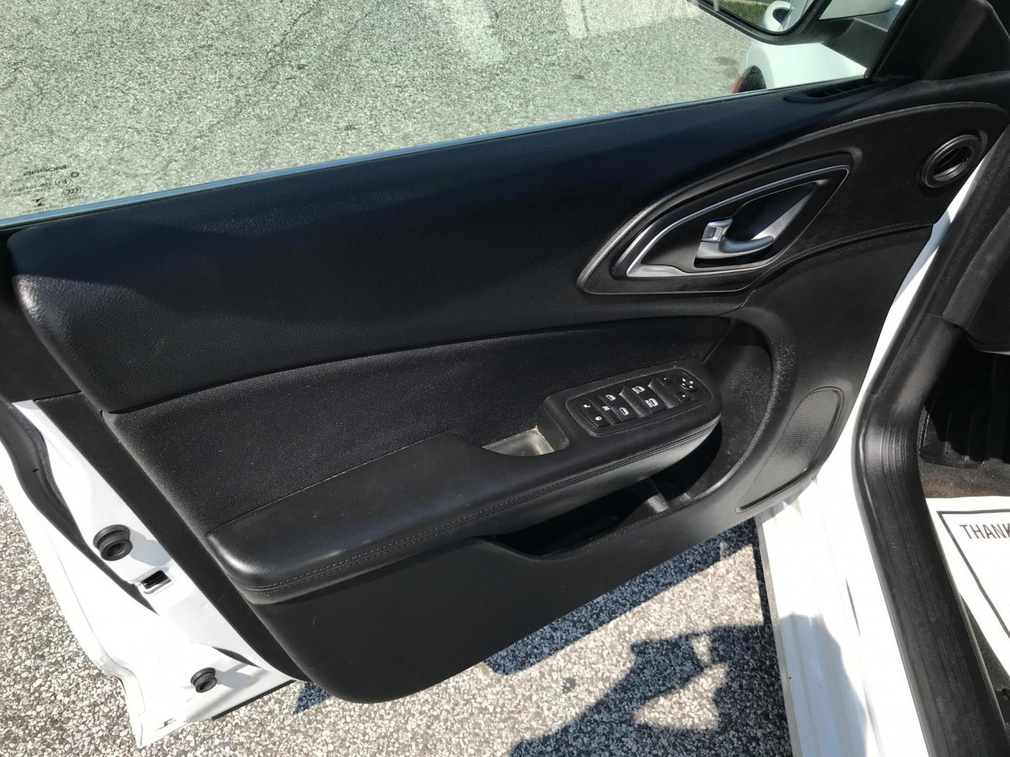 2016 White /Gray Chrysler 200 Limited (1C3CCCAG1GN) with an 3.6L V6 DOHC 24V FFV engine, 9A transmission, located at 577 Chester Pike, Prospect Park, PA, 19076, (610) 237-1015, 39.886154, -75.302338 - Photo#8