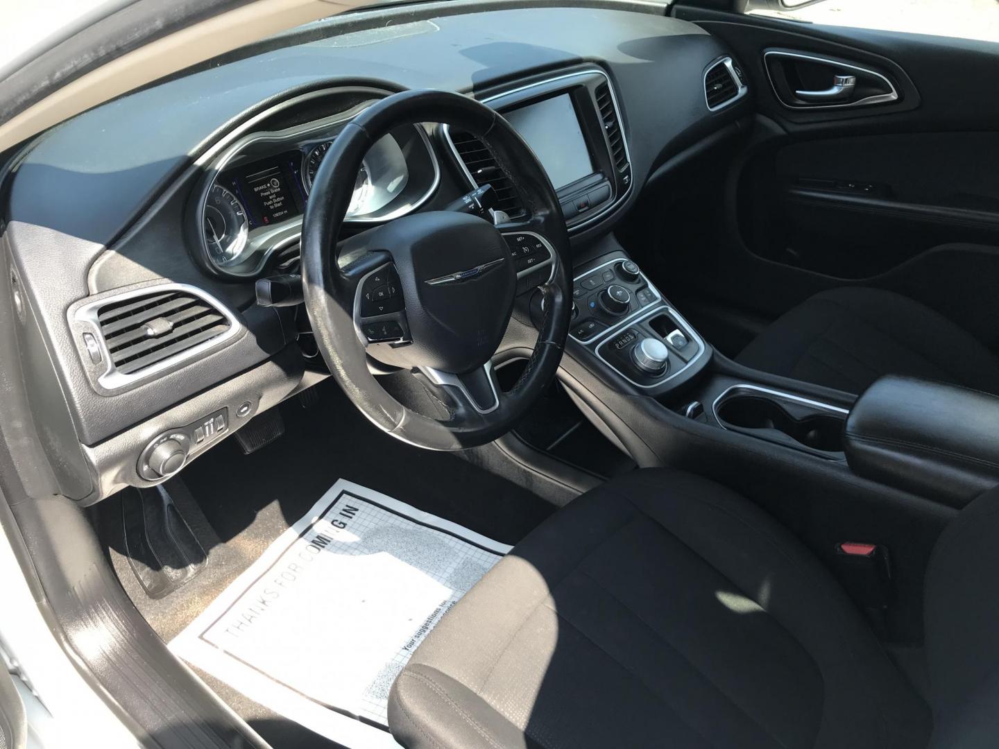 2016 White /Gray Chrysler 200 Limited (1C3CCCAG1GN) with an 3.6L V6 DOHC 24V FFV engine, 9A transmission, located at 577 Chester Pike, Prospect Park, PA, 19076, (610) 237-1015, 39.886154, -75.302338 - Photo#9