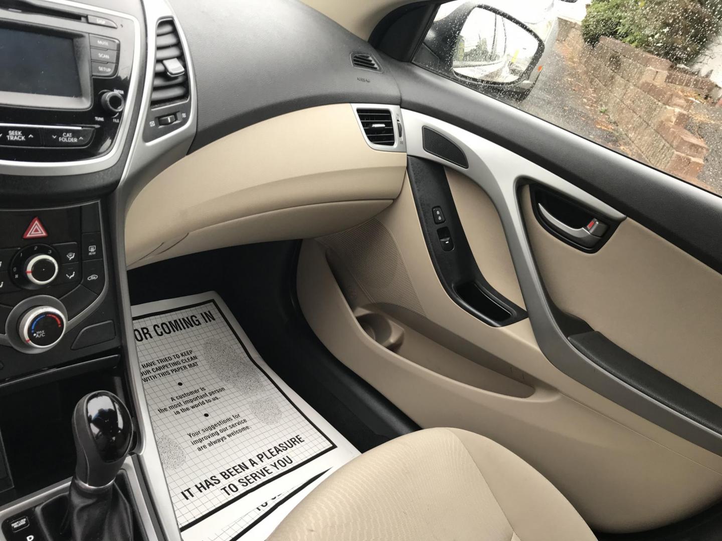 2015 Gray /Gray Hyundai Elantra SE (5NPDH4AE6FH) with an 1.8L L4 DOHC 16V engine, 6-Speed Automatic transmission, located at 577 Chester Pike, Prospect Park, PA, 19076, (610) 237-1015, 39.886154, -75.302338 - 2015 Hyundai Elantra SE: Great on gas, new PA inspection, SUPER CLEAN, runs LIKE NEW! This vehicle comes inspected and has been given a bumper to bumper safety check. It is very clean, reliable, and well maintained. We offer a unique pay plan that is known for being the easiest and fastest financ - Photo#14