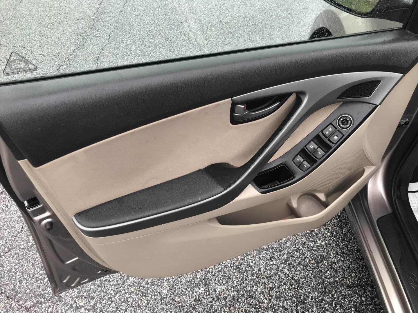 2015 Gray /Gray Hyundai Elantra SE (5NPDH4AE6FH) with an 1.8L L4 DOHC 16V engine, 6-Speed Automatic transmission, located at 577 Chester Pike, Prospect Park, PA, 19076, (610) 237-1015, 39.886154, -75.302338 - 2015 Hyundai Elantra SE: Great on gas, new PA inspection, SUPER CLEAN, runs LIKE NEW! This vehicle comes inspected and has been given a bumper to bumper safety check. It is very clean, reliable, and well maintained. We offer a unique pay plan that is known for being the easiest and fastest financ - Photo#8