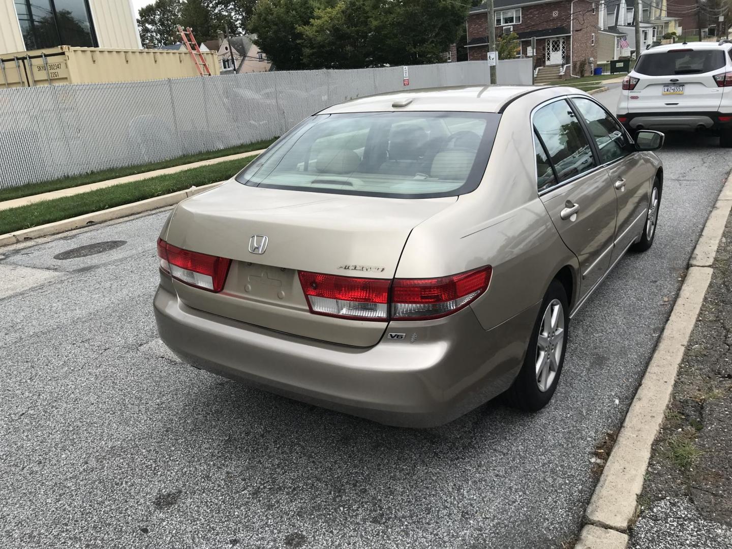 2004 Gold /Tan Honda Accord EX V-6 Sedan (1HGCM66594A) with an 3.0L V6 SOHC 24V engine, 5-Speed Automatic Overdrive transmission, located at 577 Chester Pike, Prospect Park, PA, 19076, (610) 237-1015, 39.886154, -75.302338 - Photo#5