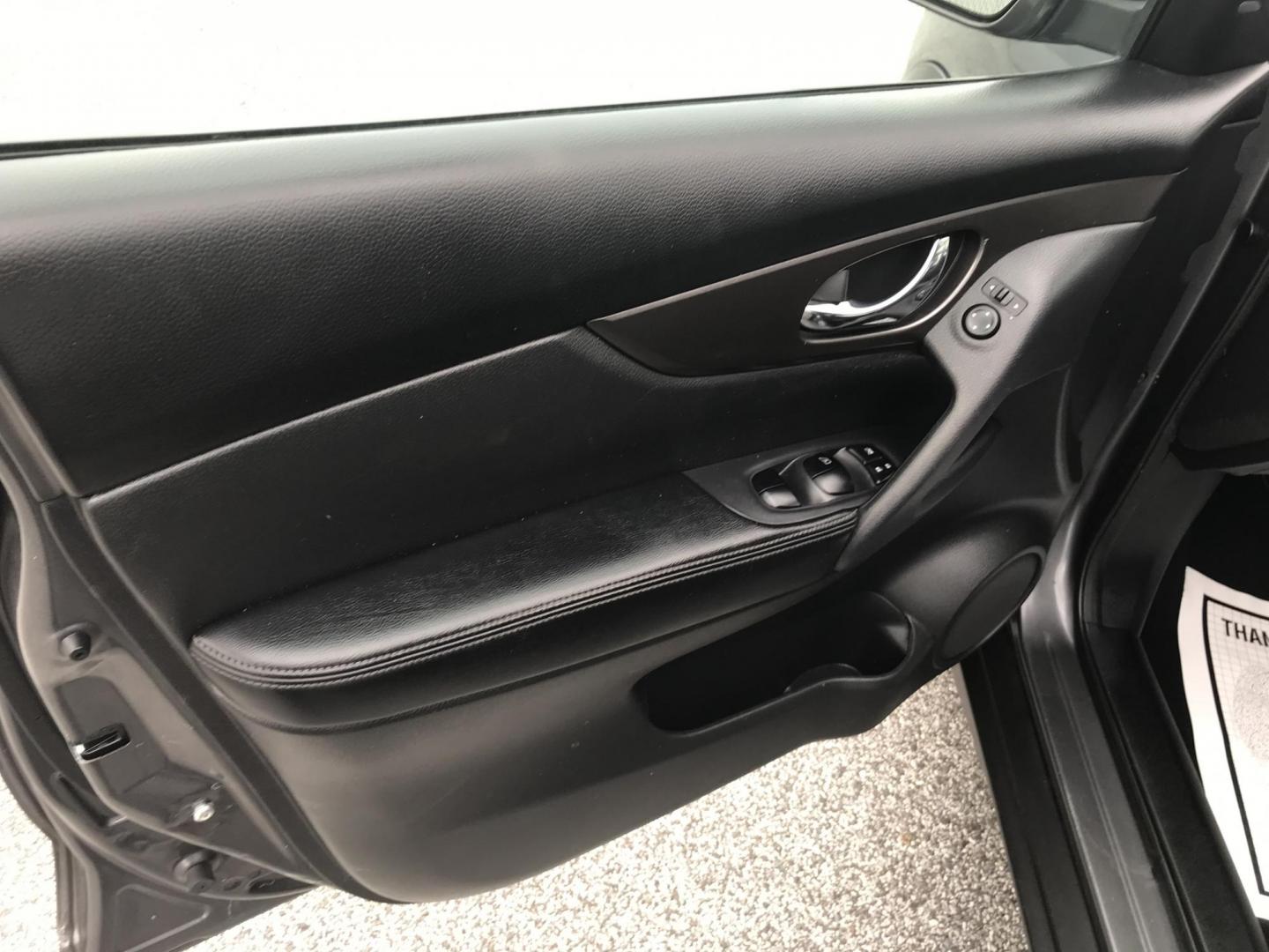 2014 Gray /Gray Nissan Rogue S AWD (5N1AT2MV2EC) with an 2.5L L4 DOHC 16V engine, Continuously Variable Transmission transmission, located at 577 Chester Pike, Prospect Park, PA, 19076, (610) 237-1015, 39.886154, -75.302338 - 2014 Nissan Rogue S: AWD, backup camera, new PA inspection, SUPER CLEAN, runs LIKE NEW! This vehicle comes inspected and has been given a bumper to bumper safety check. It is very clean, reliable, and well maintained. We offer a unique pay plan that is known for being the easiest and fastest fina - Photo#9