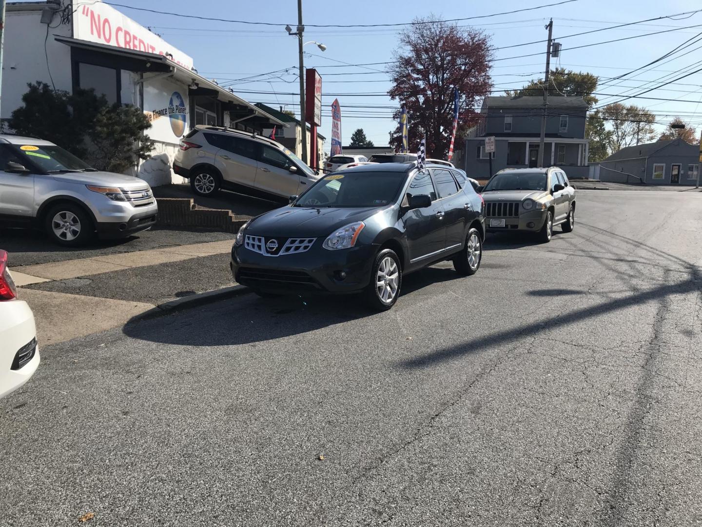 2013 Blue /Black Nissan Rogue SL AWD (JN8AS5MV3DW) with an 2.5L L4 DOHC 16V engine, Continuously Variable Transmission transmission, located at 577 Chester Pike, Prospect Park, PA, 19076, (610) 237-1015, 39.886154, -75.302338 - 2013 Nissan Rogue SL: Only 112k miles, all wheel drive, sunroof, backup camera, heated seats, new PA inspection, runs LIKE NEW! This vehicle comes inspected and has been given a bumper to bumper safety check. It is very clean, reliable, and well maintained. We offer a unique pay plan that is know - Photo#2