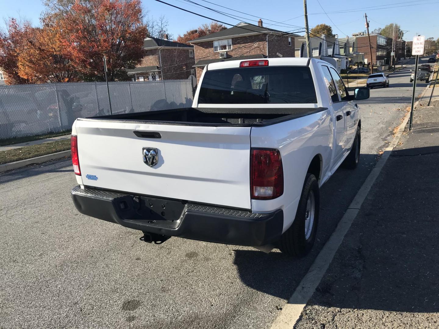 2015 White /Gray RAM 1500 Tradesman Quad Cab (1C6RR6FT4FS) with an 5.7L V8 OHV 16V engine, 6-Speed Automatic transmission, located at 577 Chester Pike, Prospect Park, PA, 19076, (610) 237-1015, 39.886154, -75.302338 - 2015 Ram 1500: Crew Cab (4 Door), 5.7 Liter HEMI Engine, trailer hitch, new PA inspection, runs LIKE NEW! This vehicle comes inspected and has been given a bumper to bumper safety check. It is very clean, reliable, and well maintained. We offer a unique pay plan that is known for being the easies - Photo#4