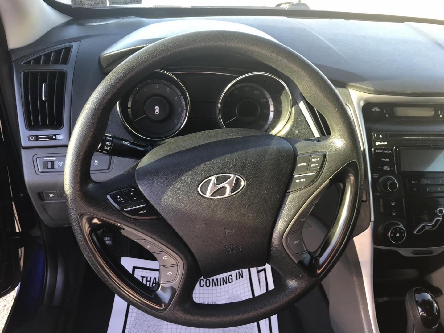 2012 Blue /Gray Hyundai Sonata GLS (5NPEB4AC3CH) with an 2.4L L4 DOHC 16V engine, Automatic transmission, located at 577 Chester Pike, Prospect Park, PA, 19076, (610) 237-1015, 39.886154, -75.302338 - Photo#13