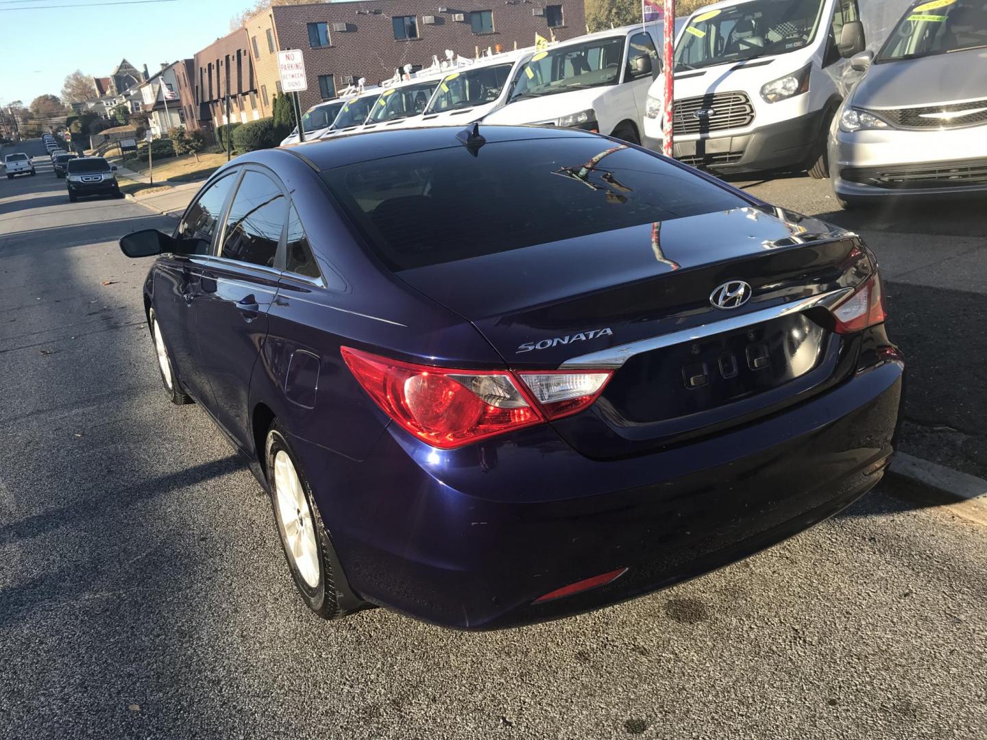 2012 Blue /Gray Hyundai Sonata GLS (5NPEB4AC3CH) with an 2.4L L4 DOHC 16V engine, Automatic transmission, located at 577 Chester Pike, Prospect Park, PA, 19076, (610) 237-1015, 39.886154, -75.302338 - Photo#3