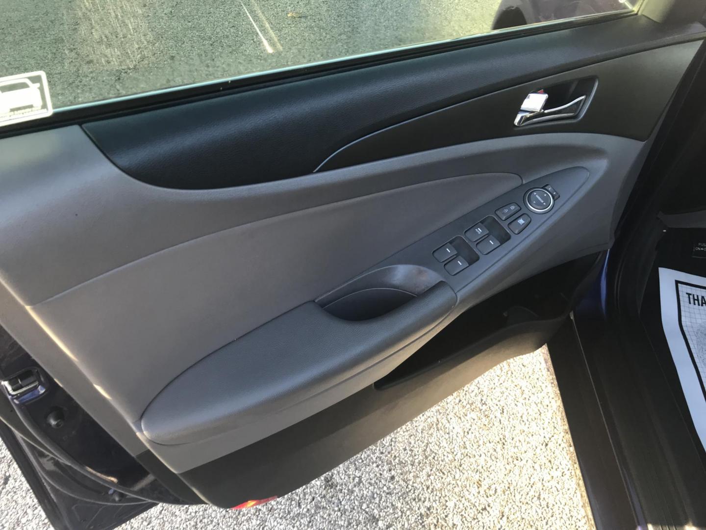 2012 Blue /Gray Hyundai Sonata GLS (5NPEB4AC3CH) with an 2.4L L4 DOHC 16V engine, Automatic transmission, located at 577 Chester Pike, Prospect Park, PA, 19076, (610) 237-1015, 39.886154, -75.302338 - Photo#7