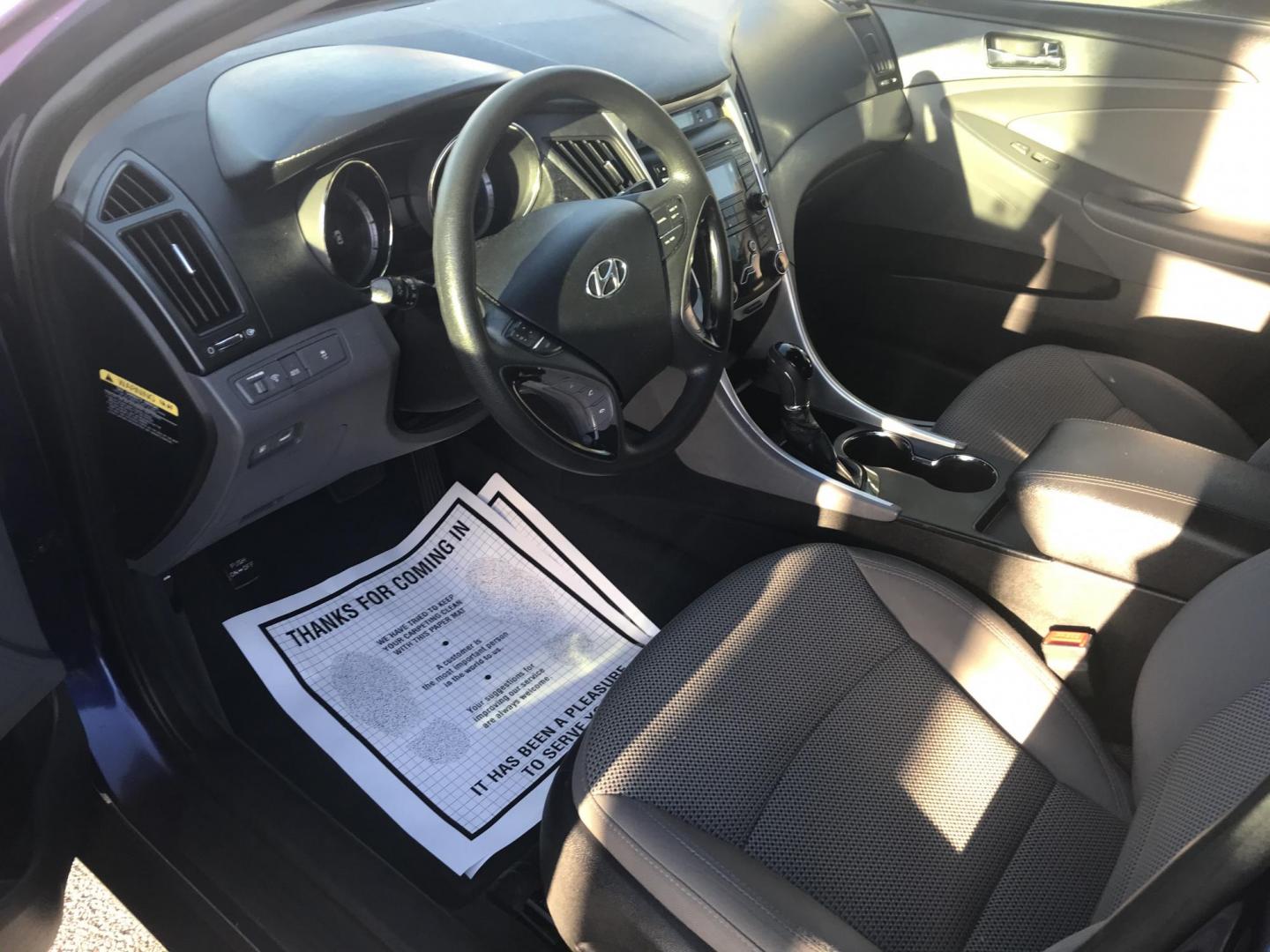 2012 Blue /Gray Hyundai Sonata GLS (5NPEB4AC3CH) with an 2.4L L4 DOHC 16V engine, Automatic transmission, located at 577 Chester Pike, Prospect Park, PA, 19076, (610) 237-1015, 39.886154, -75.302338 - Photo#8