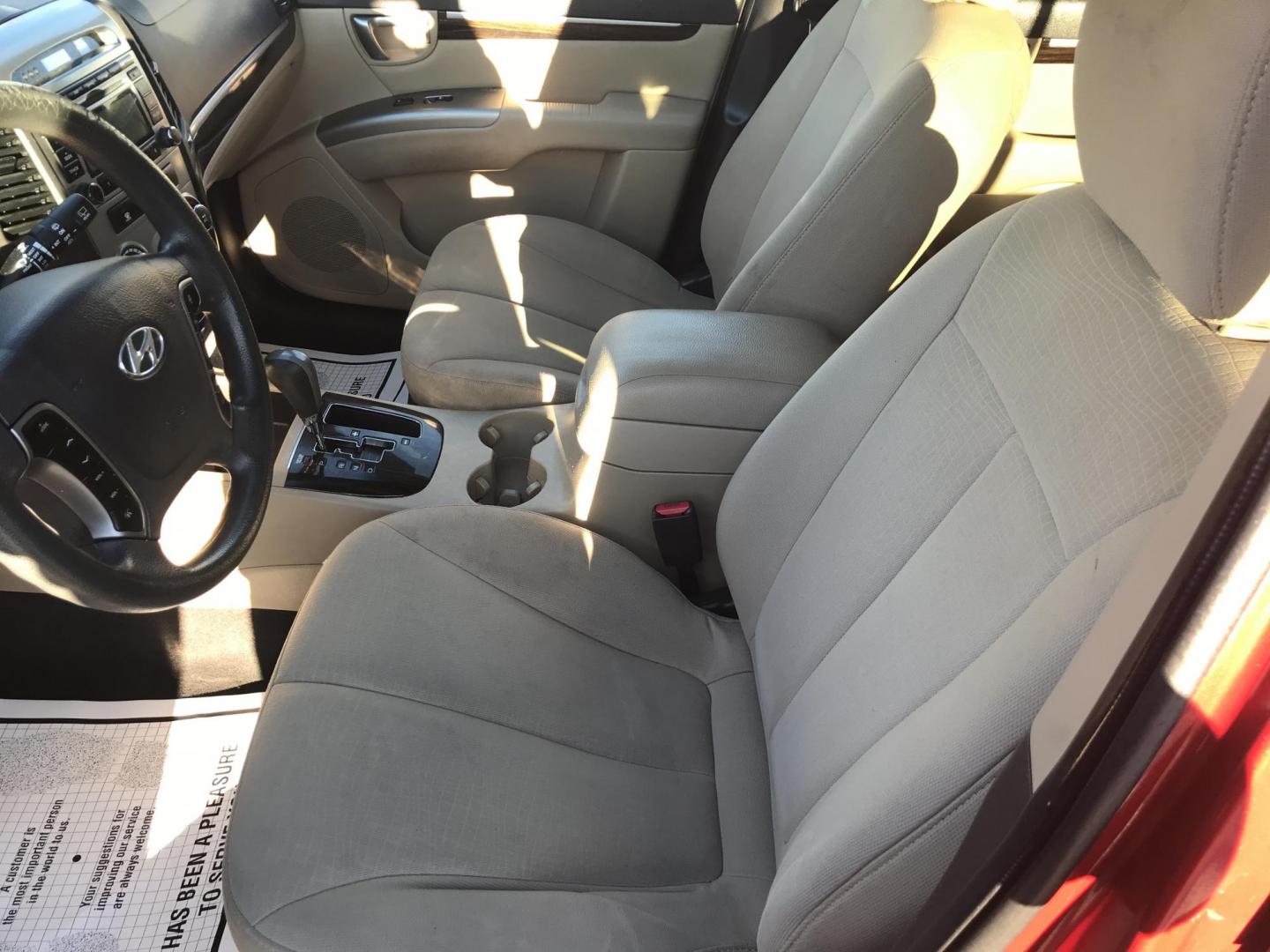 2011 Red /Tan Hyundai Santa Fe GLS 2.4 (5XYZG3AB8BG) with an 2.4L L4 DOHC 16V engine, 6-Speed Automatic transmission, located at 577 Chester Pike, Prospect Park, PA, 19076, (610) 237-1015, 39.886154, -75.302338 - Photo#10