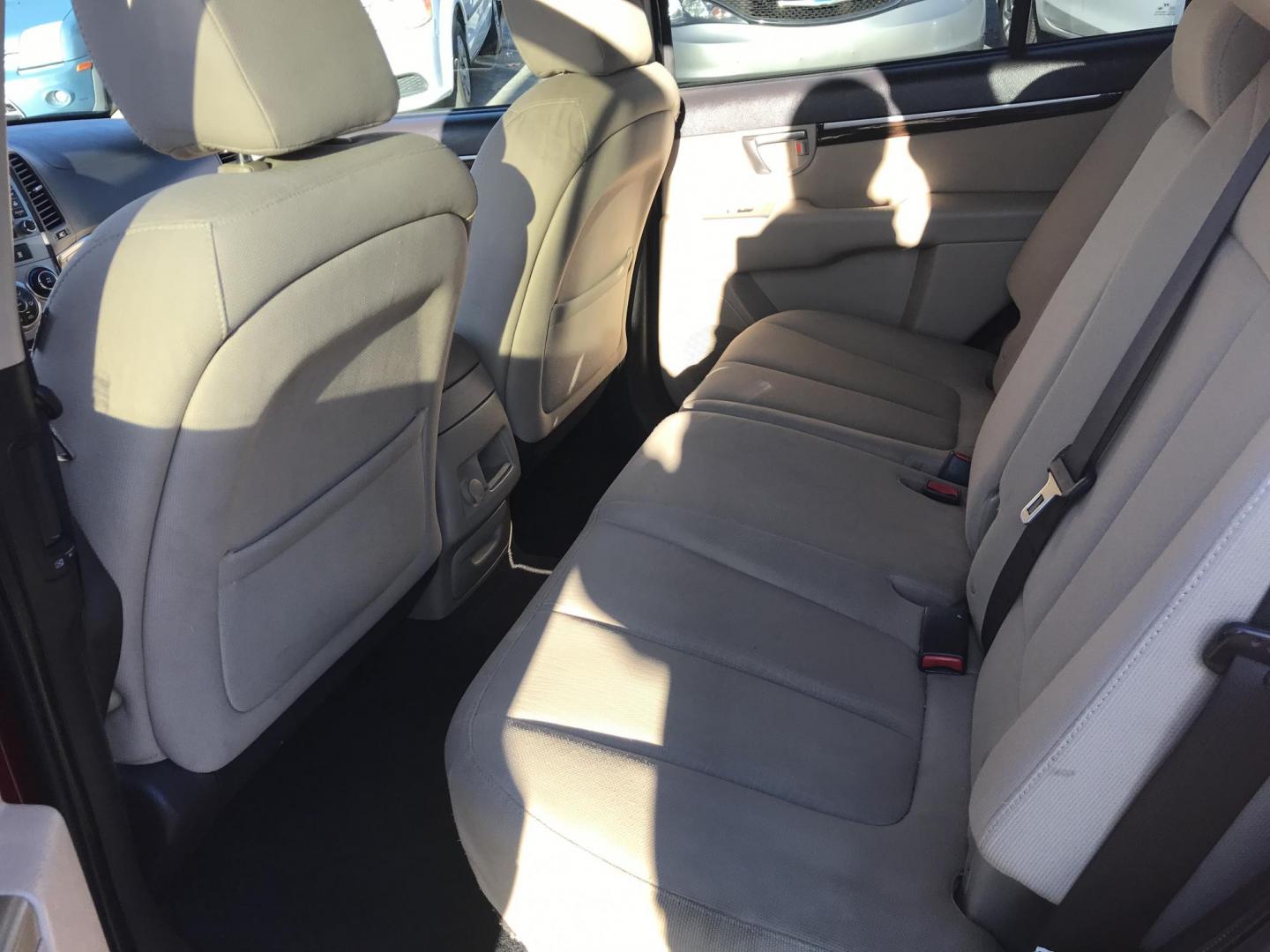 2011 Red /Tan Hyundai Santa Fe GLS 2.4 (5XYZG3AB8BG) with an 2.4L L4 DOHC 16V engine, 6-Speed Automatic transmission, located at 577 Chester Pike, Prospect Park, PA, 19076, (610) 237-1015, 39.886154, -75.302338 - Photo#18