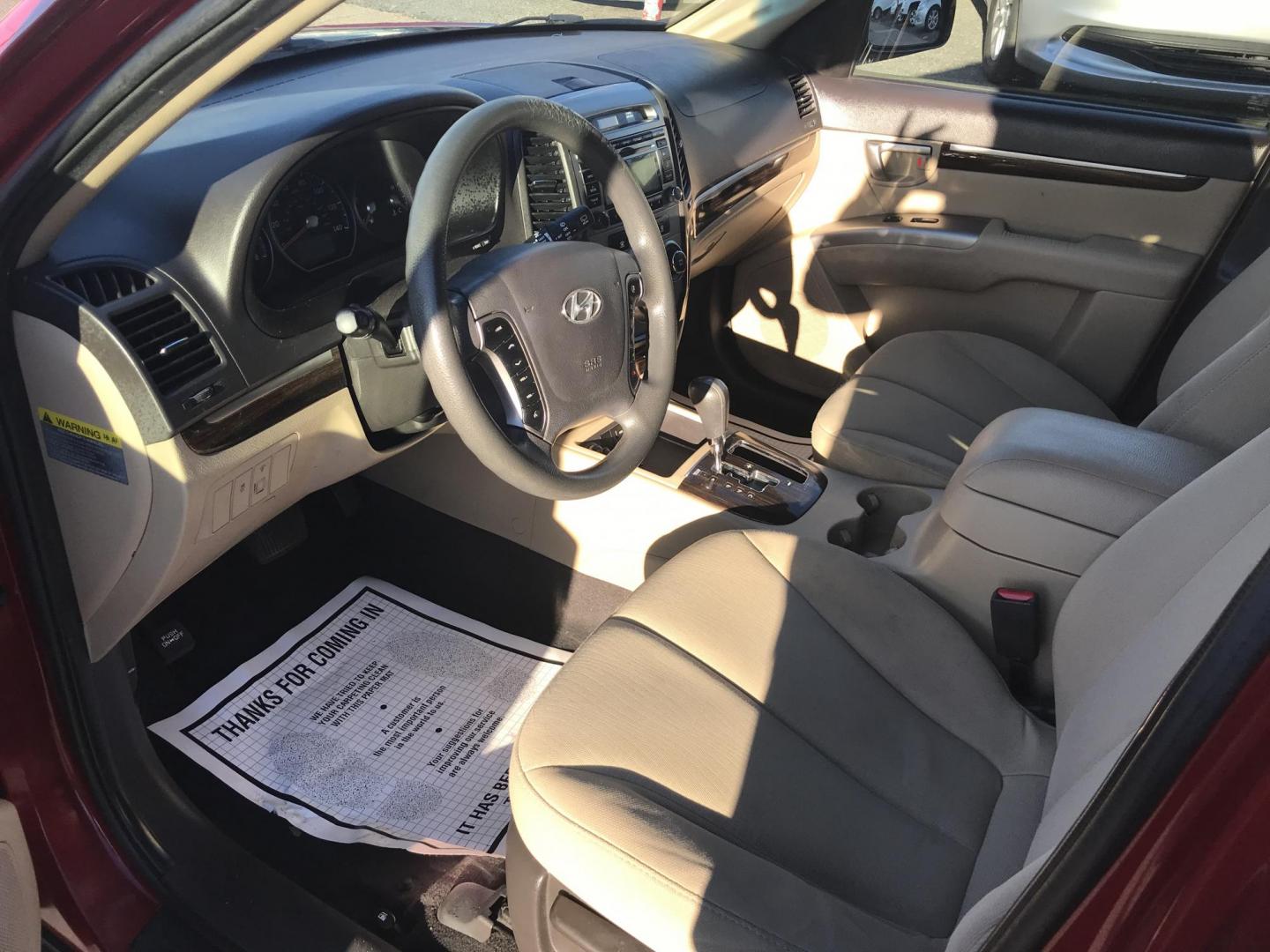 2011 Red /Tan Hyundai Santa Fe GLS 2.4 (5XYZG3AB8BG) with an 2.4L L4 DOHC 16V engine, 6-Speed Automatic transmission, located at 577 Chester Pike, Prospect Park, PA, 19076, (610) 237-1015, 39.886154, -75.302338 - Photo#8