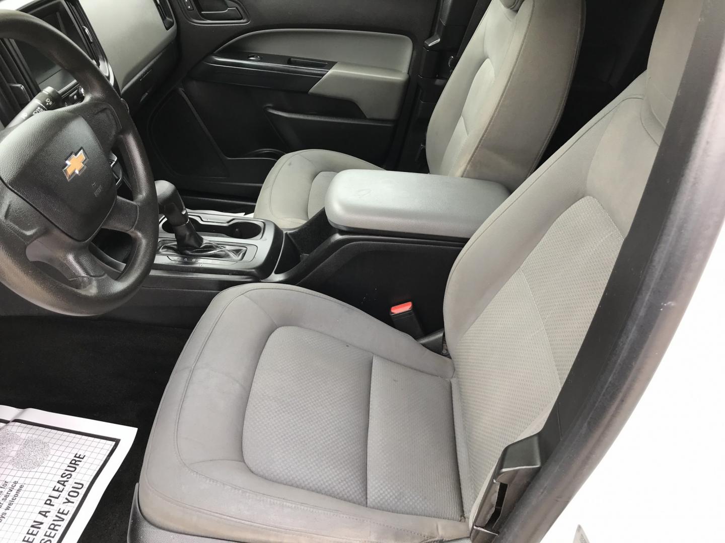 2018 White /Gray Chevrolet Colorado Work Truck Ext. Cab 4WD (1GCHTBEA0J1) with an 2.5L L4 DOHC 16V GAS engine, 6A transmission, located at 577 Chester Pike, Prospect Park, PA, 19076, (610) 237-1015, 39.886154, -75.302338- Photo#9