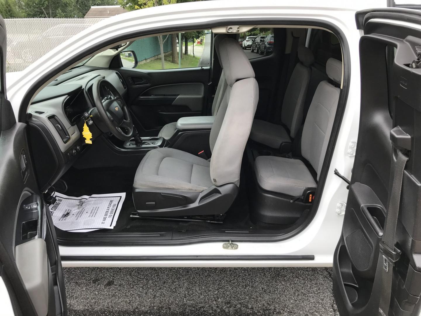 2018 White /Gray Chevrolet Colorado Work Truck Ext. Cab 4WD (1GCHTBEA0J1) with an 2.5L L4 DOHC 16V GAS engine, 6A transmission, located at 577 Chester Pike, Prospect Park, PA, 19076, (610) 237-1015, 39.886154, -75.302338- Photo#18