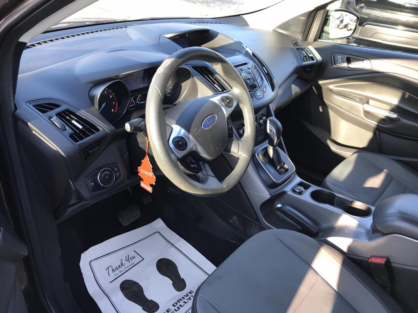 2013 Black /Gray Ford Escape SE (1FMCU0G99DU) with an 2.0L L4 DOHC 16V engine, 6-Speed Automatic transmission, located at 577 Chester Pike, Prospect Park, PA, 19076, (610) 237-1015, 39.886154, -75.302338 - 2013 Ford Escape SE: Only 98k miles, sunroof, great on gas, new PA inspection, runs excellent, SUPER CLEAN! This vehicle comes inspected and has been given a bumper to bumper safety check. It is very clean, reliable, and well maintained. We offer a unique pay plan that is known for being the easi - Photo#11