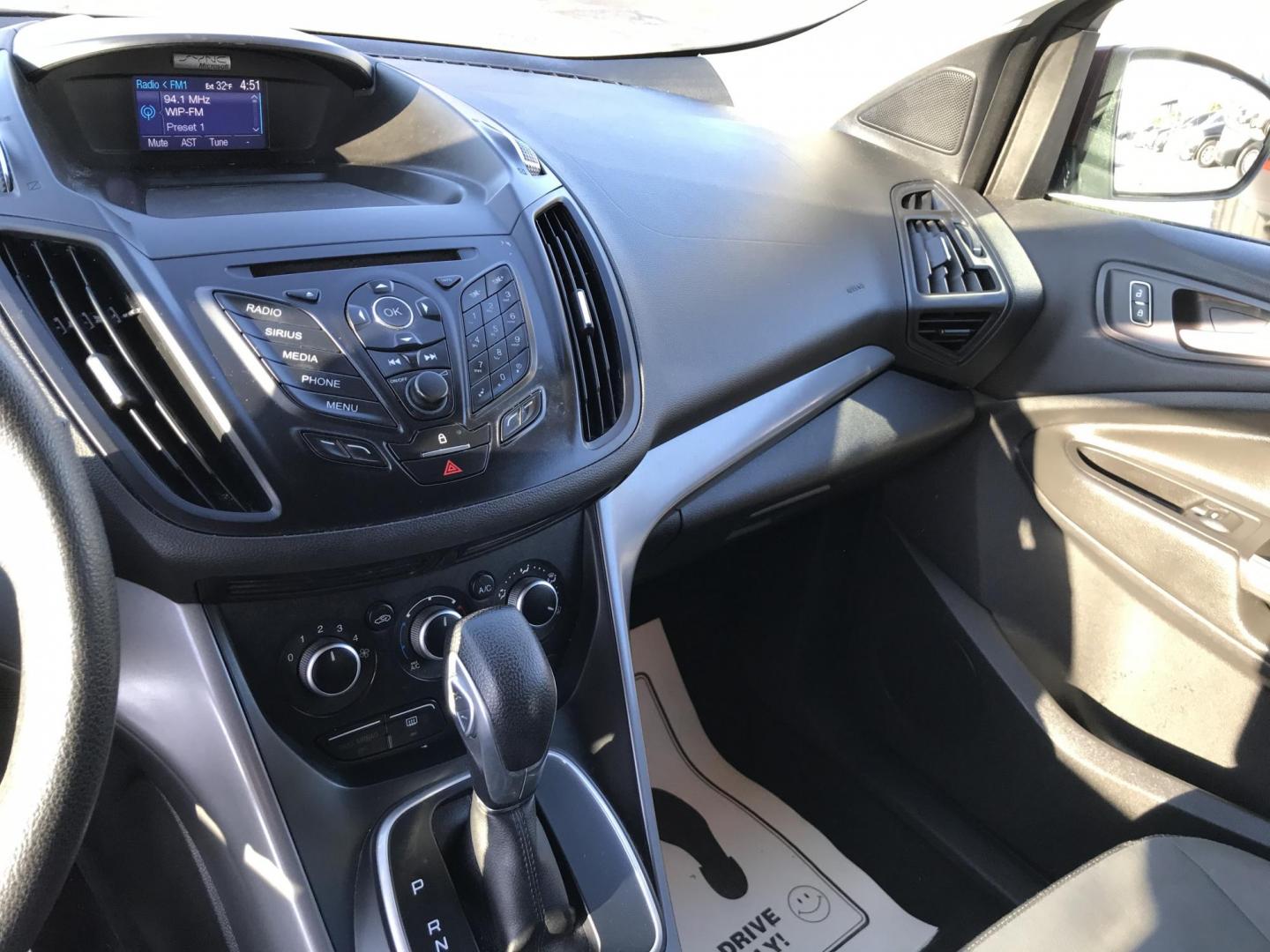 2013 Black /Gray Ford Escape SE (1FMCU0G99DU) with an 2.0L L4 DOHC 16V engine, 6-Speed Automatic transmission, located at 577 Chester Pike, Prospect Park, PA, 19076, (610) 237-1015, 39.886154, -75.302338 - 2013 Ford Escape SE: Only 98k miles, sunroof, great on gas, new PA inspection, runs excellent, SUPER CLEAN! This vehicle comes inspected and has been given a bumper to bumper safety check. It is very clean, reliable, and well maintained. We offer a unique pay plan that is known for being the easi - Photo#14