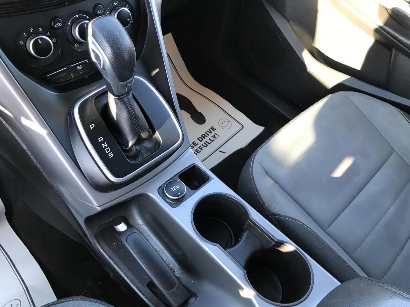 2013 Black /Gray Ford Escape SE (1FMCU0G99DU) with an 2.0L L4 DOHC 16V engine, 6-Speed Automatic transmission, located at 577 Chester Pike, Prospect Park, PA, 19076, (610) 237-1015, 39.886154, -75.302338 - 2013 Ford Escape SE: Only 98k miles, sunroof, great on gas, new PA inspection, runs excellent, SUPER CLEAN! This vehicle comes inspected and has been given a bumper to bumper safety check. It is very clean, reliable, and well maintained. We offer a unique pay plan that is known for being the easi - Photo#15