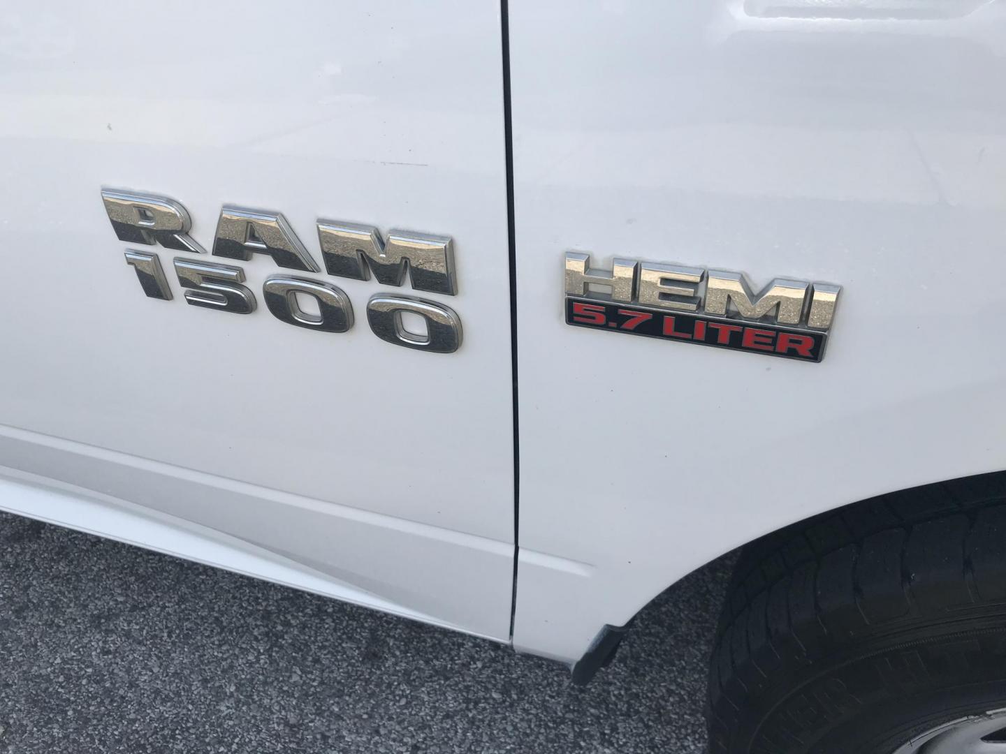 2014 White /Gray RAM 1500 Tradesman Quad Cab (1C6RR6FT3ES) with an 5.7L V8 OHV 16V engine, 6-Speed Automatic transmission, located at 577 Chester Pike, Prospect Park, PA, 19076, (610) 237-1015, 39.886154, -75.302338 - Photo#4