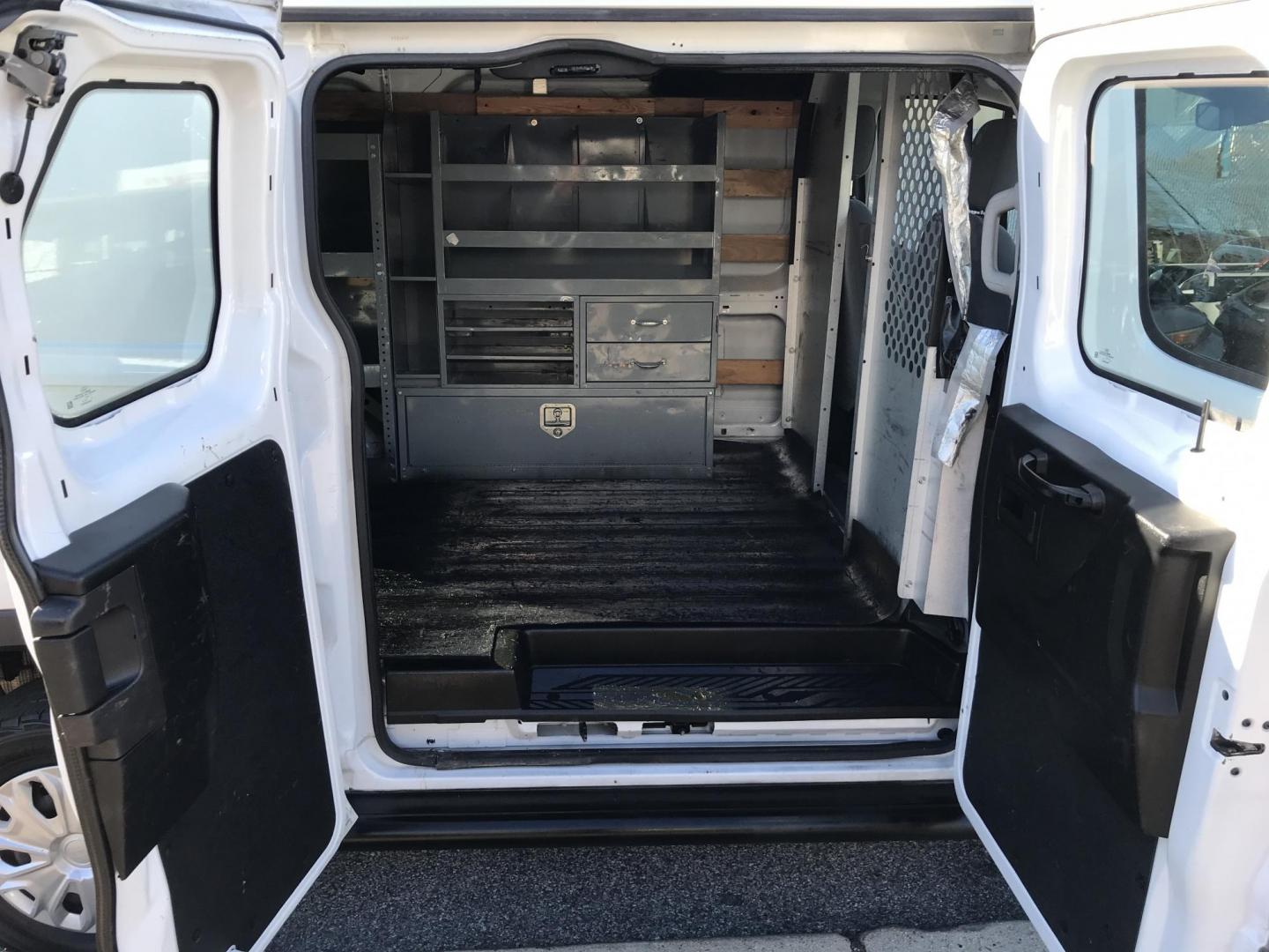 2016 White /Gray Ford Transit 250 Van Low Roof 60/40 Pass.130-in. WB (1FTYR1ZM7GK) with an 3.7L V6 DOHC 24V engine, 6A transmission, located at 577 Chester Pike, Prospect Park, PA, 19076, (610) 237-1015, 39.886154, -75.302338 - Photo#18