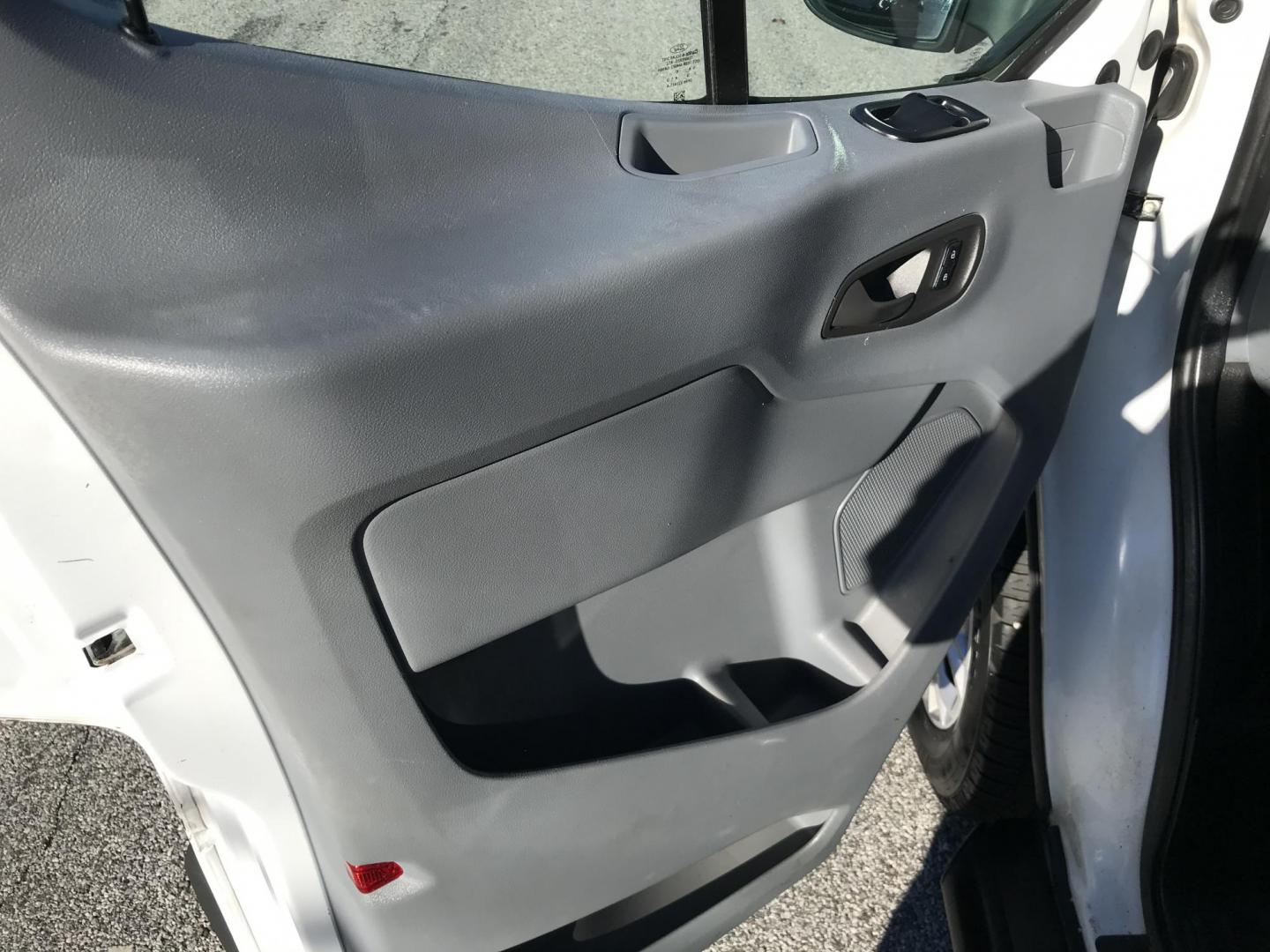 2016 White /Gray Ford Transit 250 Van Low Roof 60/40 Pass.130-in. WB (1FTYR1ZM7GK) with an 3.7L V6 DOHC 24V engine, 6A transmission, located at 577 Chester Pike, Prospect Park, PA, 19076, (610) 237-1015, 39.886154, -75.302338 - Photo#27