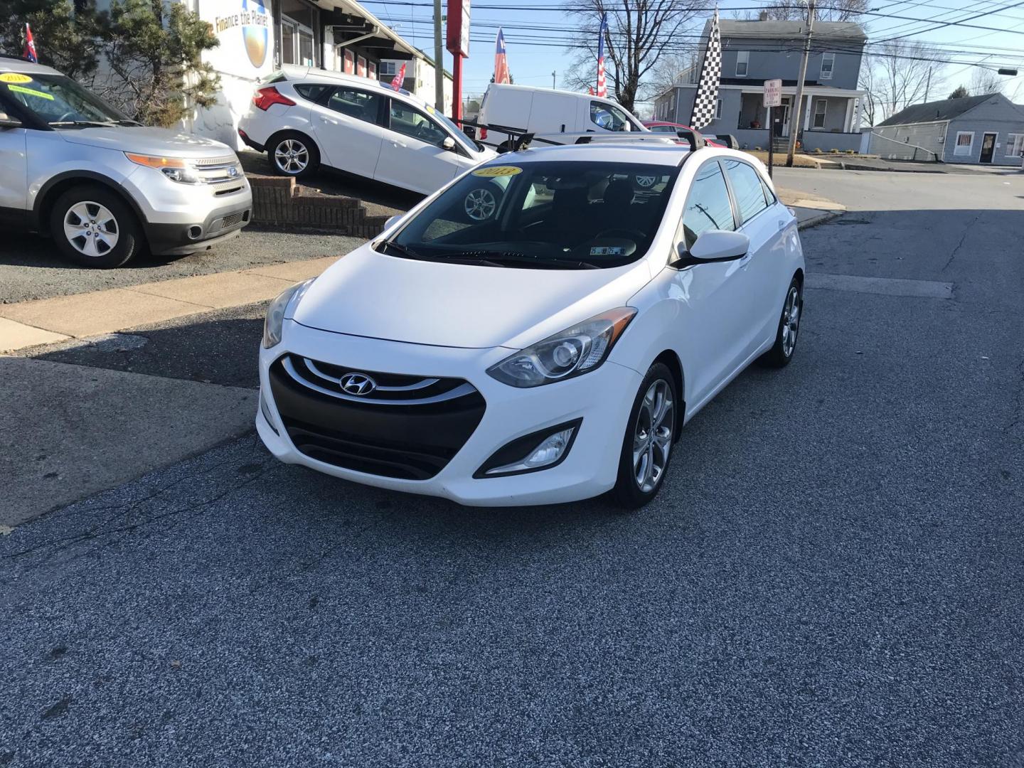 2013 White /Black Hyundai Elantra GT A/T (KMHD35LE3DU) with an 1.8L L4 16V DOHC engine, 6-Speed Automatic transmission, located at 577 Chester Pike, Prospect Park, PA, 19076, (610) 237-1015, 39.886154, -75.302338 - 2013 Hyundai Elantra GT Hatchback: great on gas, new PA inspection, SUPER CLEAN, runs LIKE NEW! This vehicle comes inspected and has been given a bumper to bumper safety check. It is very clean, reliable, and well maintained. We offer a unique pay plan that is known for being the easiest and fast - Photo#3