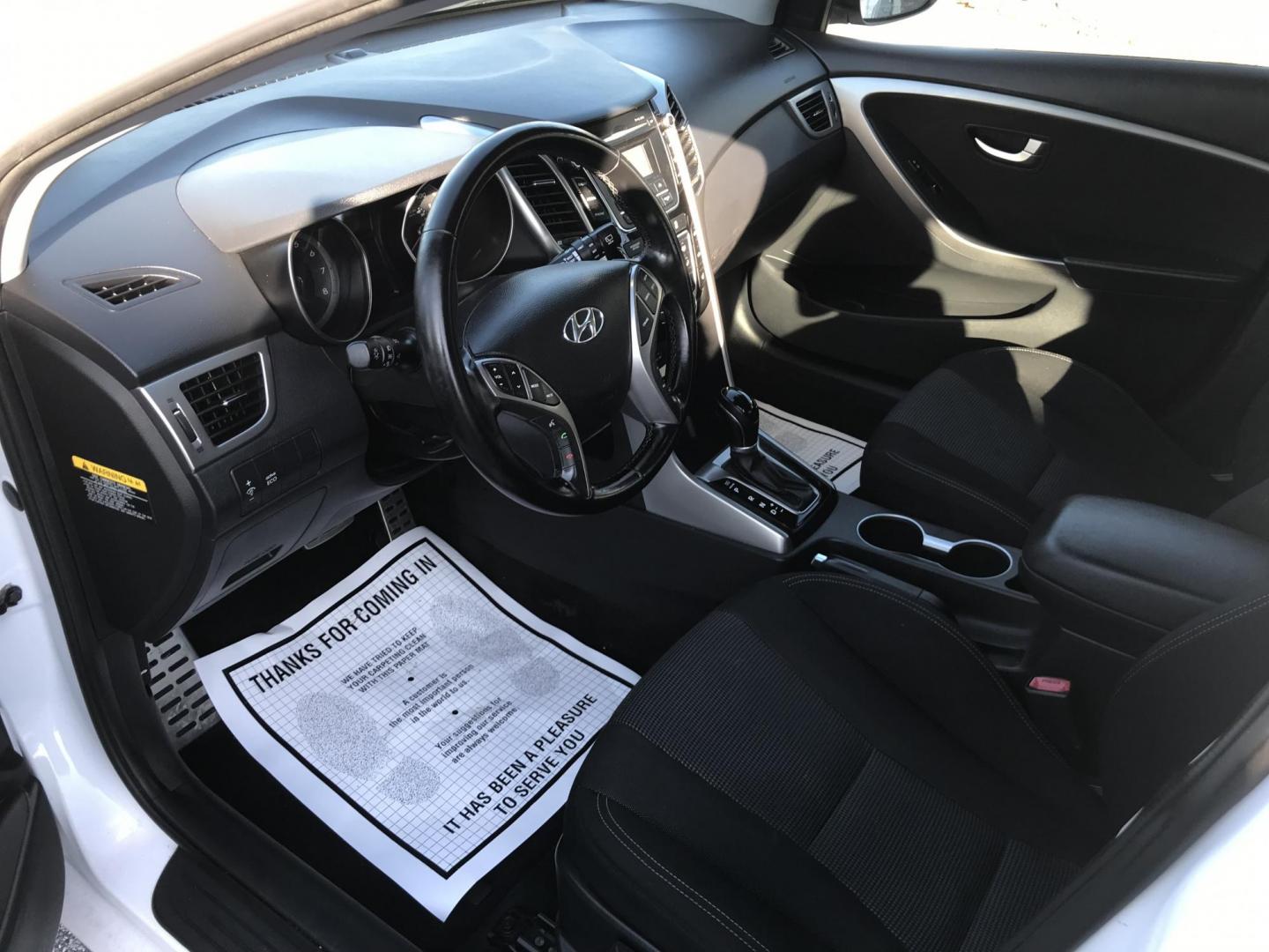 2013 White /Black Hyundai Elantra GT A/T (KMHD35LE3DU) with an 1.8L L4 16V DOHC engine, 6-Speed Automatic transmission, located at 577 Chester Pike, Prospect Park, PA, 19076, (610) 237-1015, 39.886154, -75.302338 - 2013 Hyundai Elantra GT Hatchback: great on gas, new PA inspection, SUPER CLEAN, runs LIKE NEW! This vehicle comes inspected and has been given a bumper to bumper safety check. It is very clean, reliable, and well maintained. We offer a unique pay plan that is known for being the easiest and fast - Photo#7