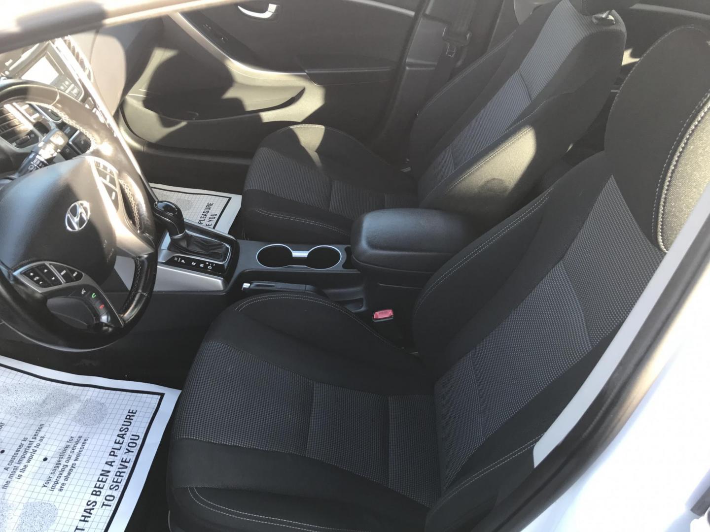 2013 White /Black Hyundai Elantra GT A/T (KMHD35LE3DU) with an 1.8L L4 16V DOHC engine, 6-Speed Automatic transmission, located at 577 Chester Pike, Prospect Park, PA, 19076, (610) 237-1015, 39.886154, -75.302338 - 2013 Hyundai Elantra GT Hatchback: great on gas, new PA inspection, SUPER CLEAN, runs LIKE NEW! This vehicle comes inspected and has been given a bumper to bumper safety check. It is very clean, reliable, and well maintained. We offer a unique pay plan that is known for being the easiest and fast - Photo#8