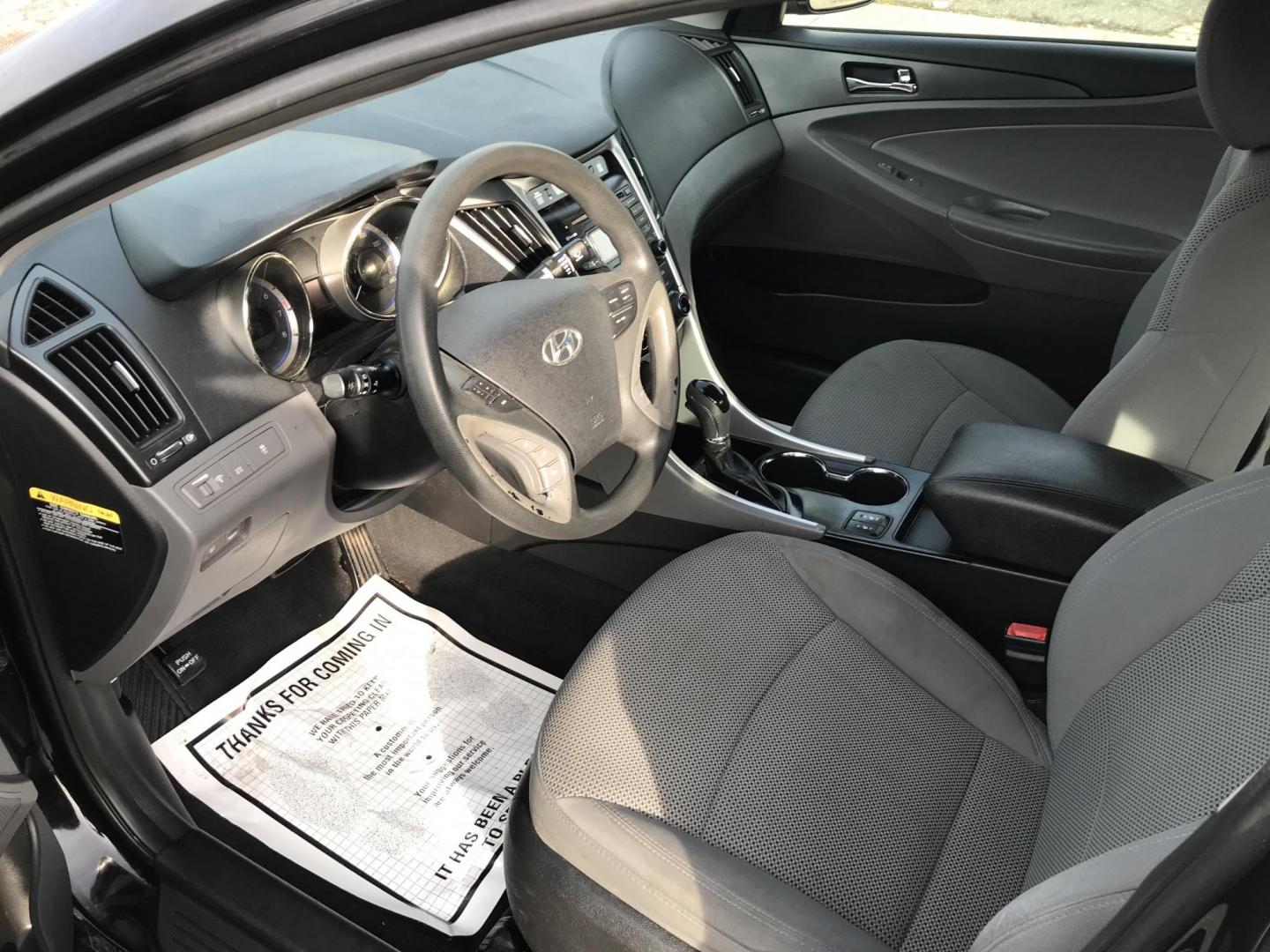 2013 Black /Gray Hyundai Sonata GLS (5NPEB4AC4DH) with an 2.4L L4 DOHC 16V engine, 6-Speed Automatic transmission, located at 577 Chester Pike, Prospect Park, PA, 19076, (610) 237-1015, 39.886154, -75.302338 - 2013 Hyundai Sonata GLS: Only 132k miles, heated seats, new PA inspection, SUPER CLEAN, runs EXCELLENT! This vehicle comes inspected and has been given a bumper to bumper safety check. It is very clean, reliable, and well maintained. We offer a unique pay plan that is known for being the easiest - Photo#8