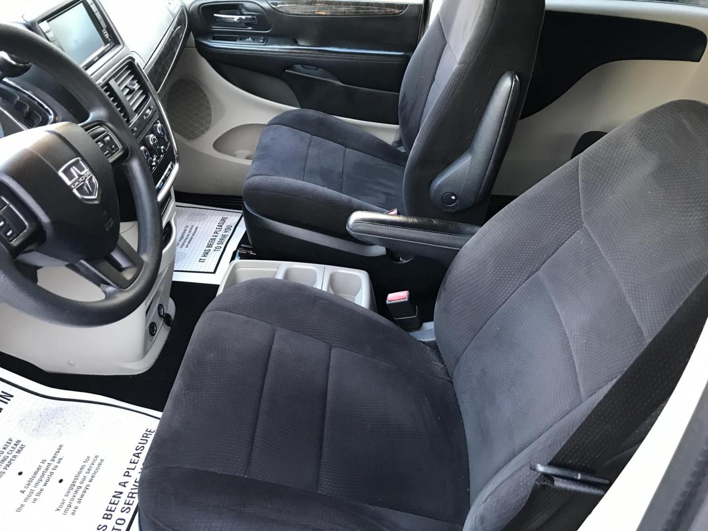 2011 Black /Black Dodge Grand Caravan Mainstreet (2D4RN3DG6BR) with an 3.6L V6 DOHC 24V engine, 6-Speed Automatic transmission, located at 577 Chester Pike, Prospect Park, PA, 19076, (610) 237-1015, 39.886154, -75.302338 - Photo#10