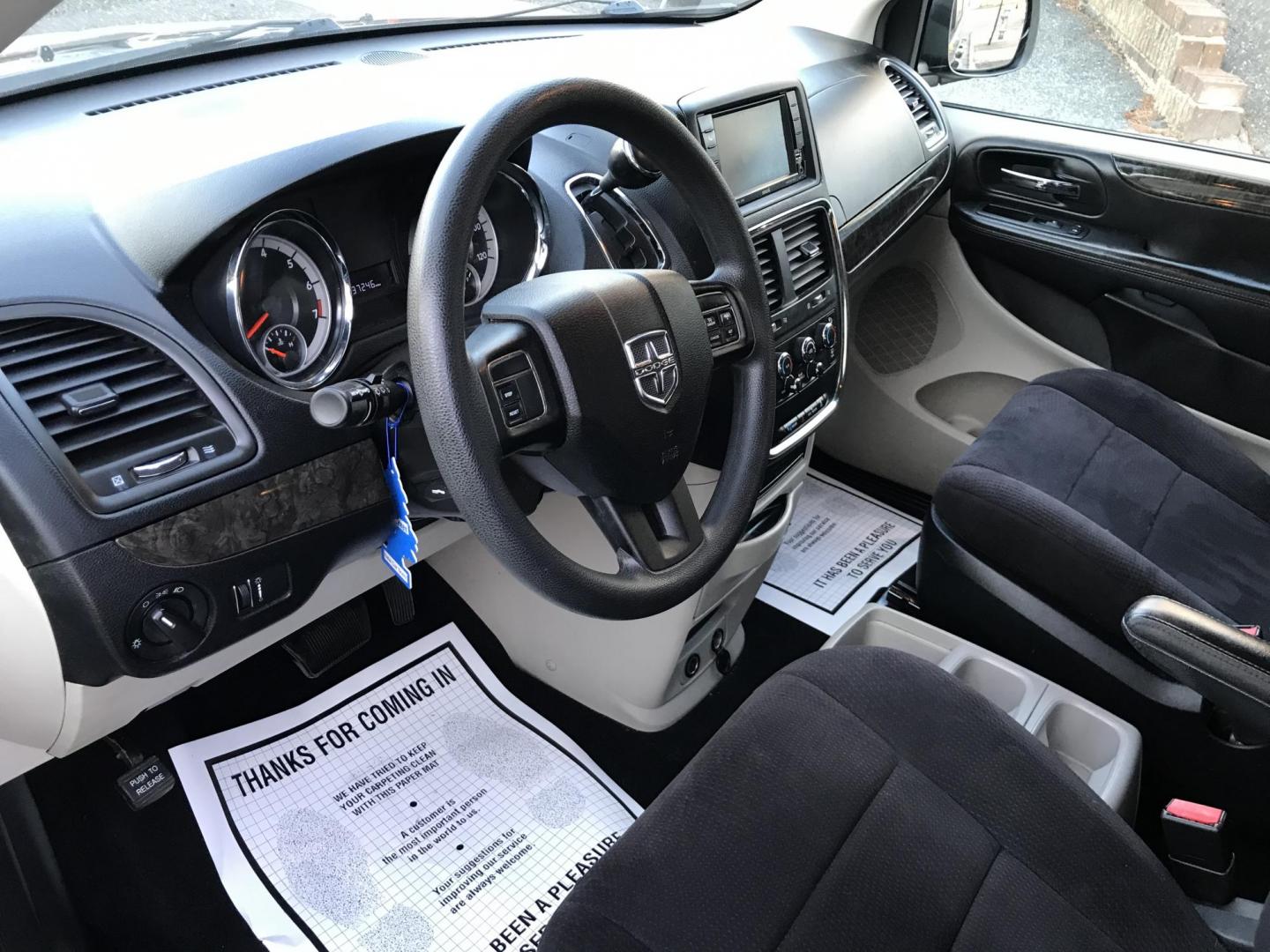 2011 Black /Black Dodge Grand Caravan Mainstreet (2D4RN3DG6BR) with an 3.6L V6 DOHC 24V engine, 6-Speed Automatic transmission, located at 577 Chester Pike, Prospect Park, PA, 19076, (610) 237-1015, 39.886154, -75.302338 - Photo#11