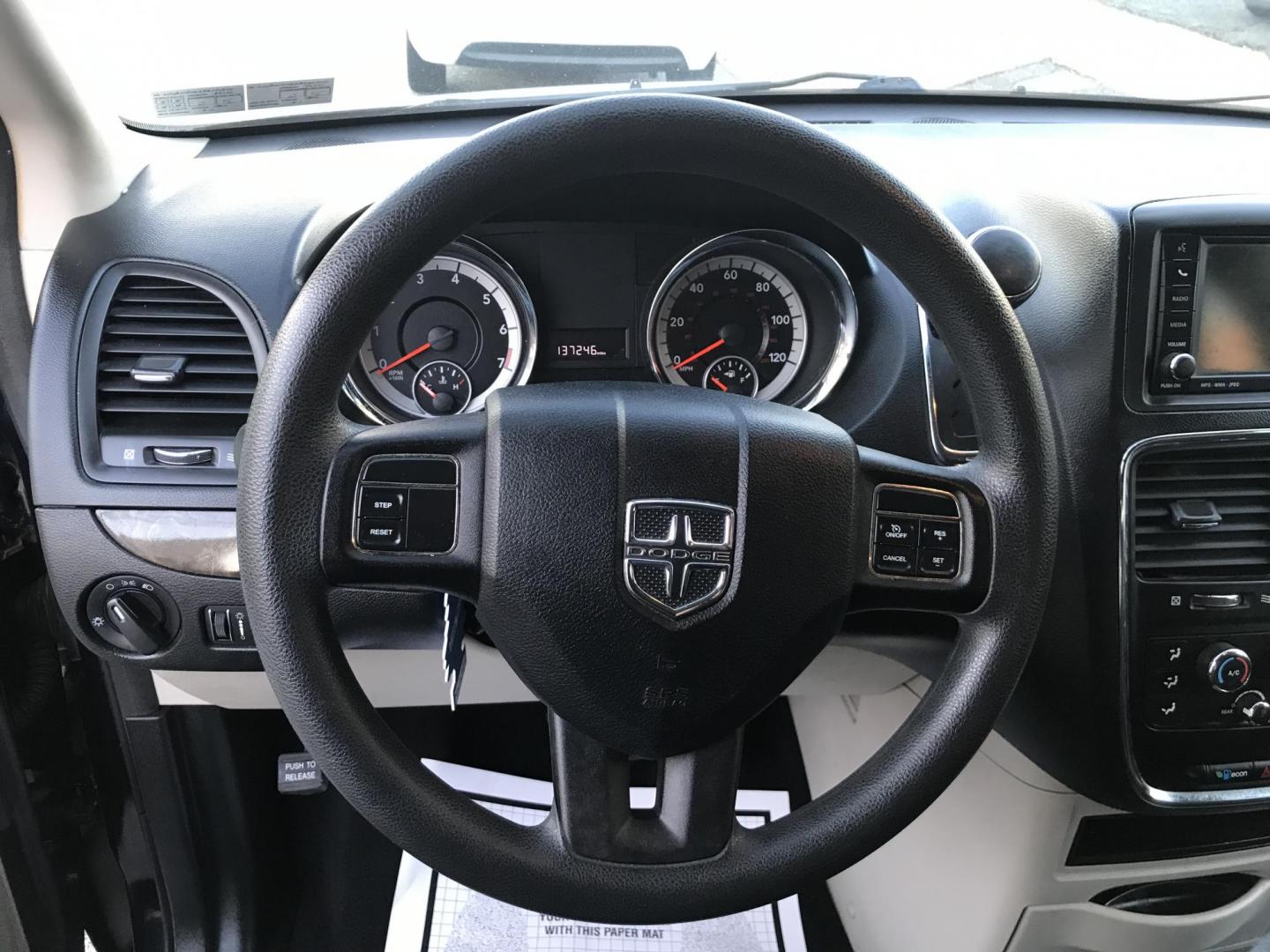 2011 Black /Black Dodge Grand Caravan Mainstreet (2D4RN3DG6BR) with an 3.6L V6 DOHC 24V engine, 6-Speed Automatic transmission, located at 577 Chester Pike, Prospect Park, PA, 19076, (610) 237-1015, 39.886154, -75.302338 - Photo#13