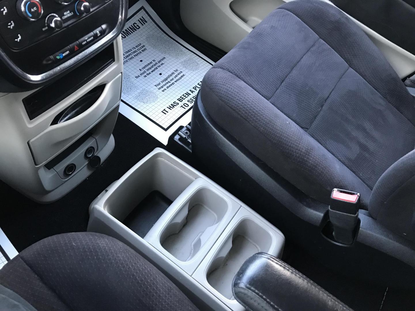 2011 Black /Black Dodge Grand Caravan Mainstreet (2D4RN3DG6BR) with an 3.6L V6 DOHC 24V engine, 6-Speed Automatic transmission, located at 577 Chester Pike, Prospect Park, PA, 19076, (610) 237-1015, 39.886154, -75.302338 - Photo#16
