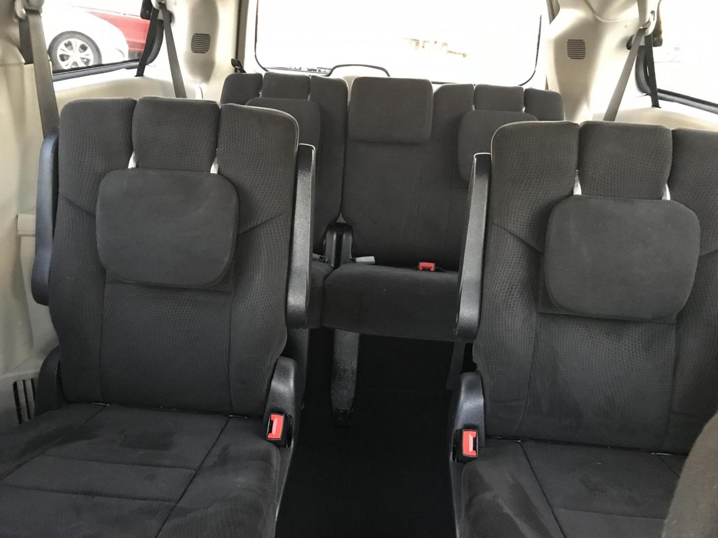 2011 Black /Black Dodge Grand Caravan Mainstreet (2D4RN3DG6BR) with an 3.6L V6 DOHC 24V engine, 6-Speed Automatic transmission, located at 577 Chester Pike, Prospect Park, PA, 19076, (610) 237-1015, 39.886154, -75.302338 - Photo#17