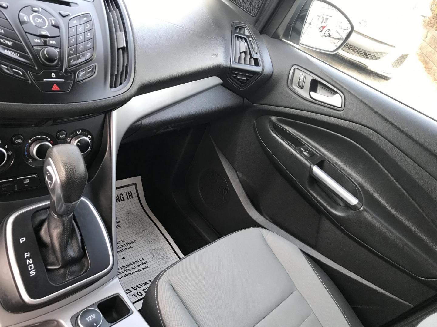 2013 Gray /Gray Ford Escape SE (1FMCU0GX3DU) with an 1.6L L4 DOHC 16V engine, 6-Speed Automatic transmission, located at 577 Chester Pike, Prospect Park, PA, 19076, (610) 237-1015, 39.886154, -75.302338 - 2013 Ford Escape SE: Only 82k miles, new PA inspection, great on gas, SUPER CLEAN! This vehicle comes inspected and has been given a bumper to bumper safety check. It is very clean, reliable, and well maintained. We offer a unique pay plan that is known for being the easiest and fastest financing - Photo#16